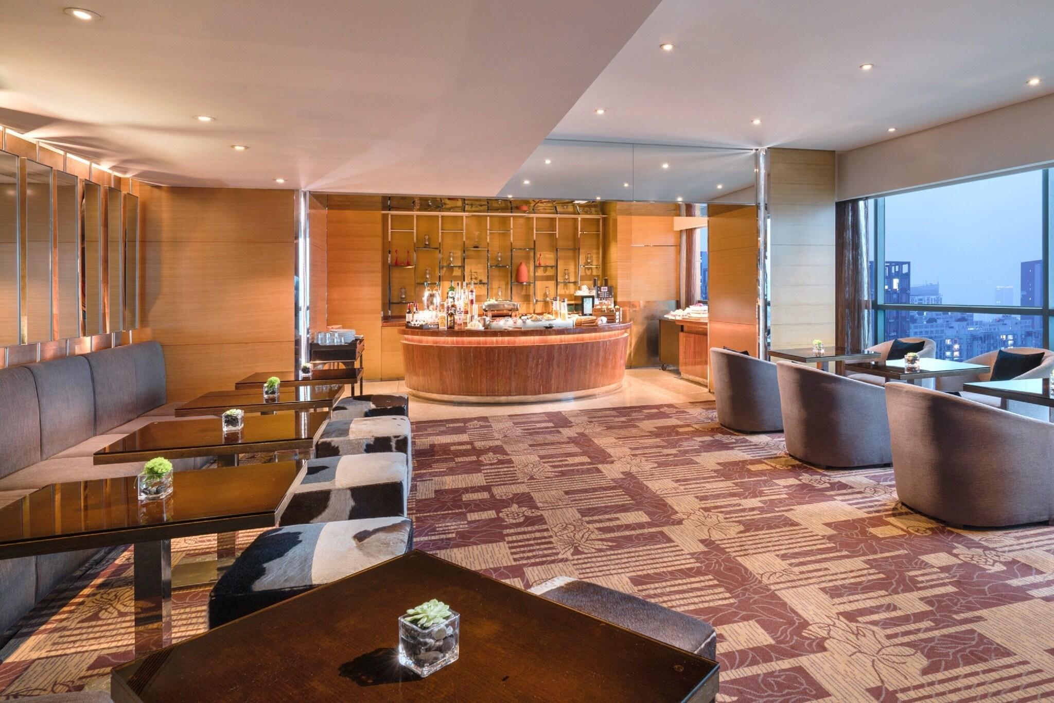 Double Club King Bed