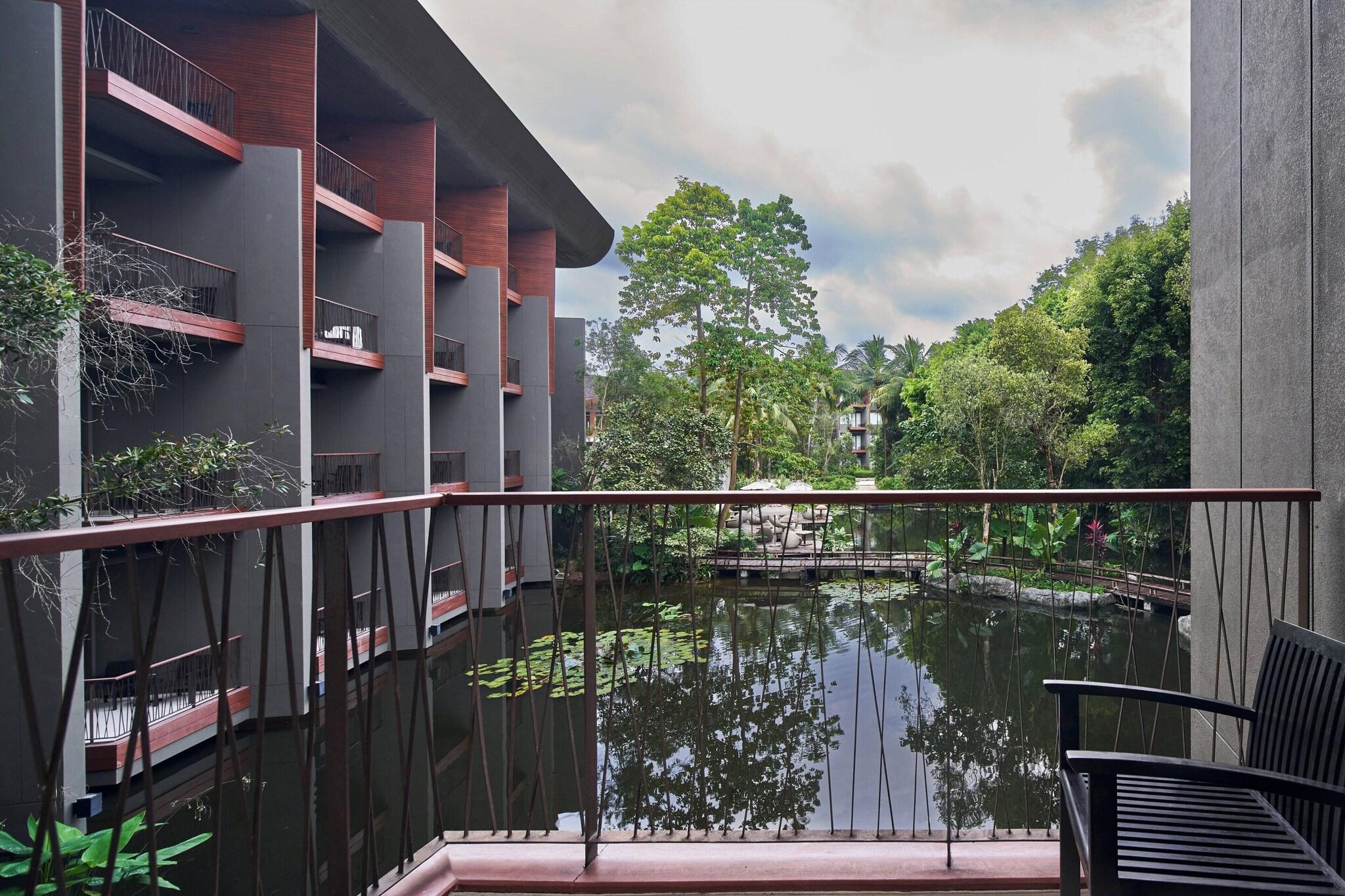 Double Deluxe King Bed