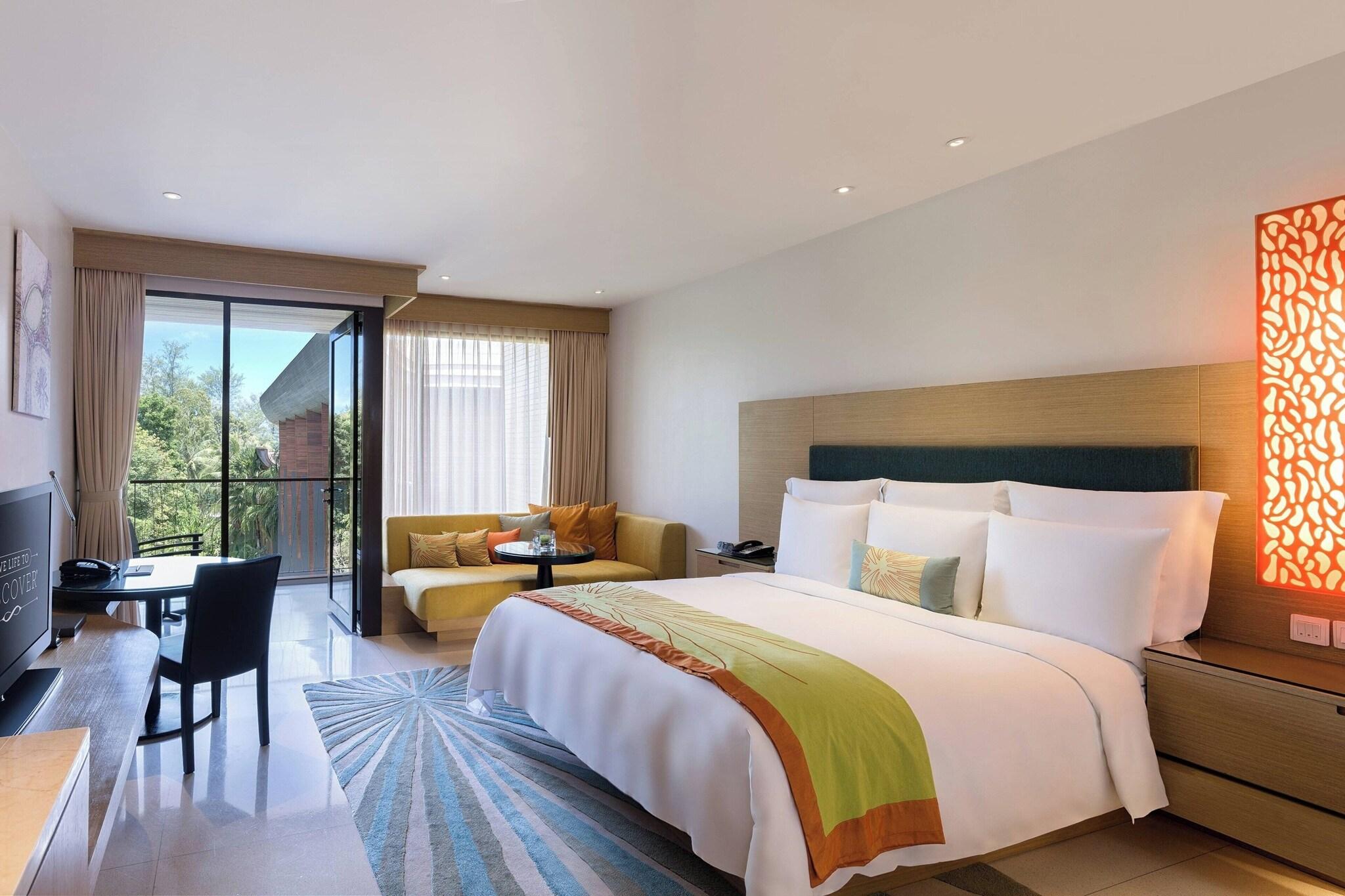 Double Garden View King Bed