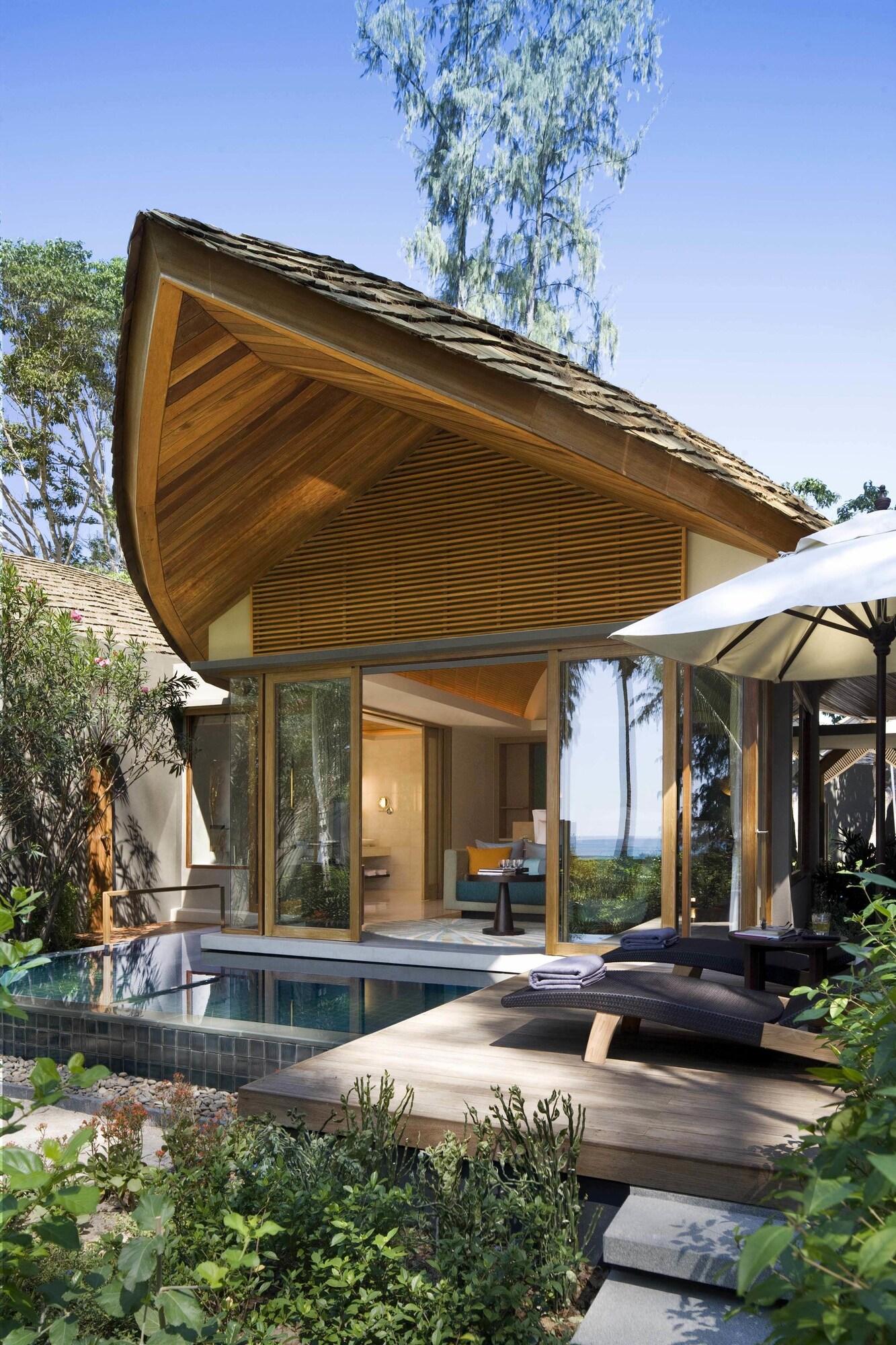 Villa Ocean Front King Bed