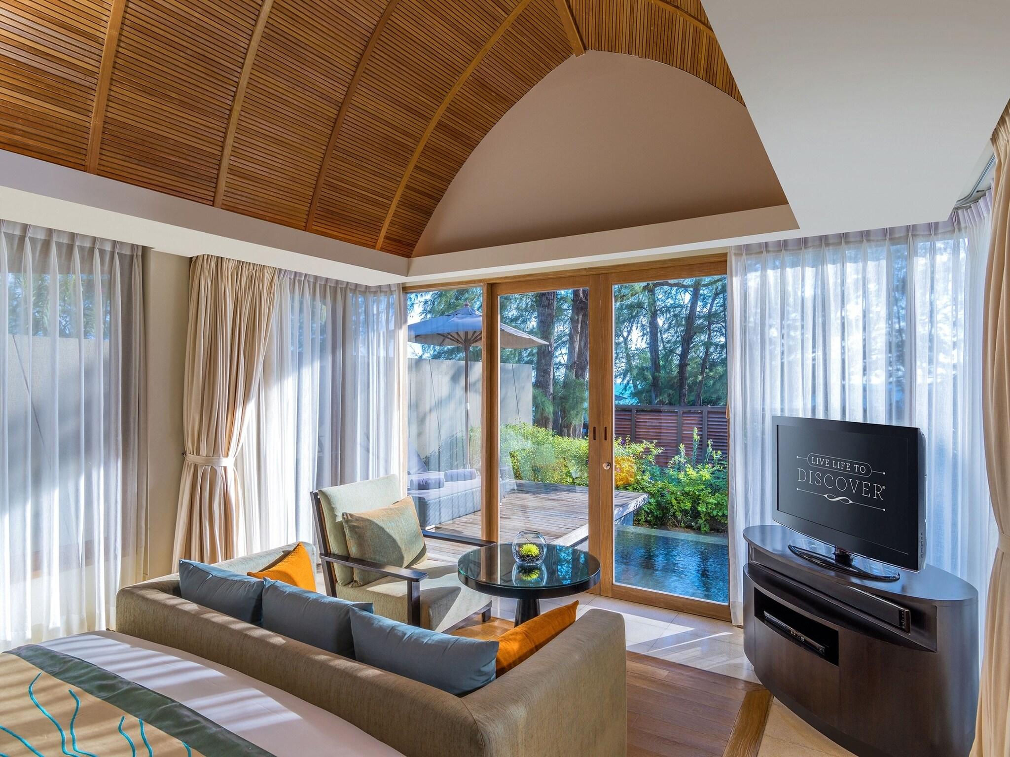 Villa Ocean Front King Bed