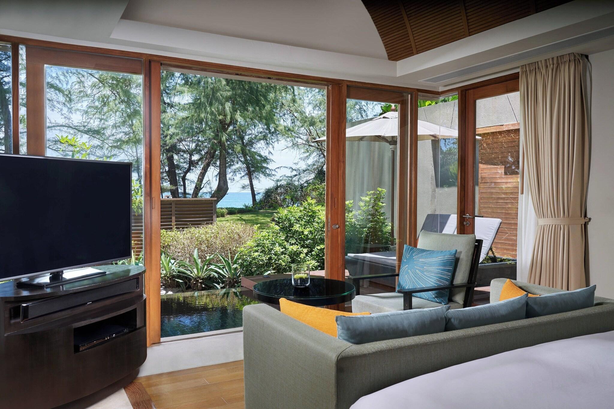 Villa Ocean Front King Bed