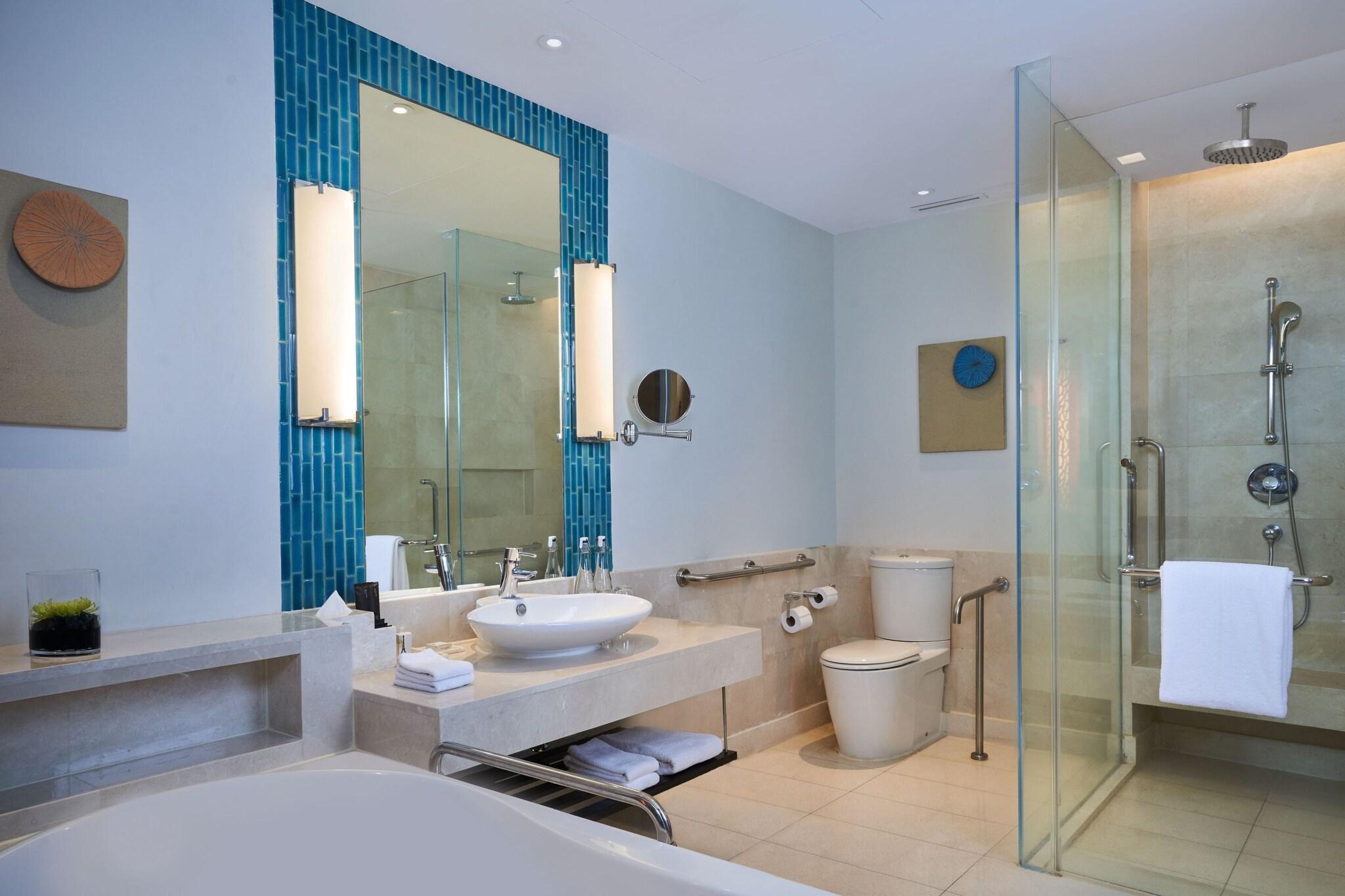 Double Garden View King Bed