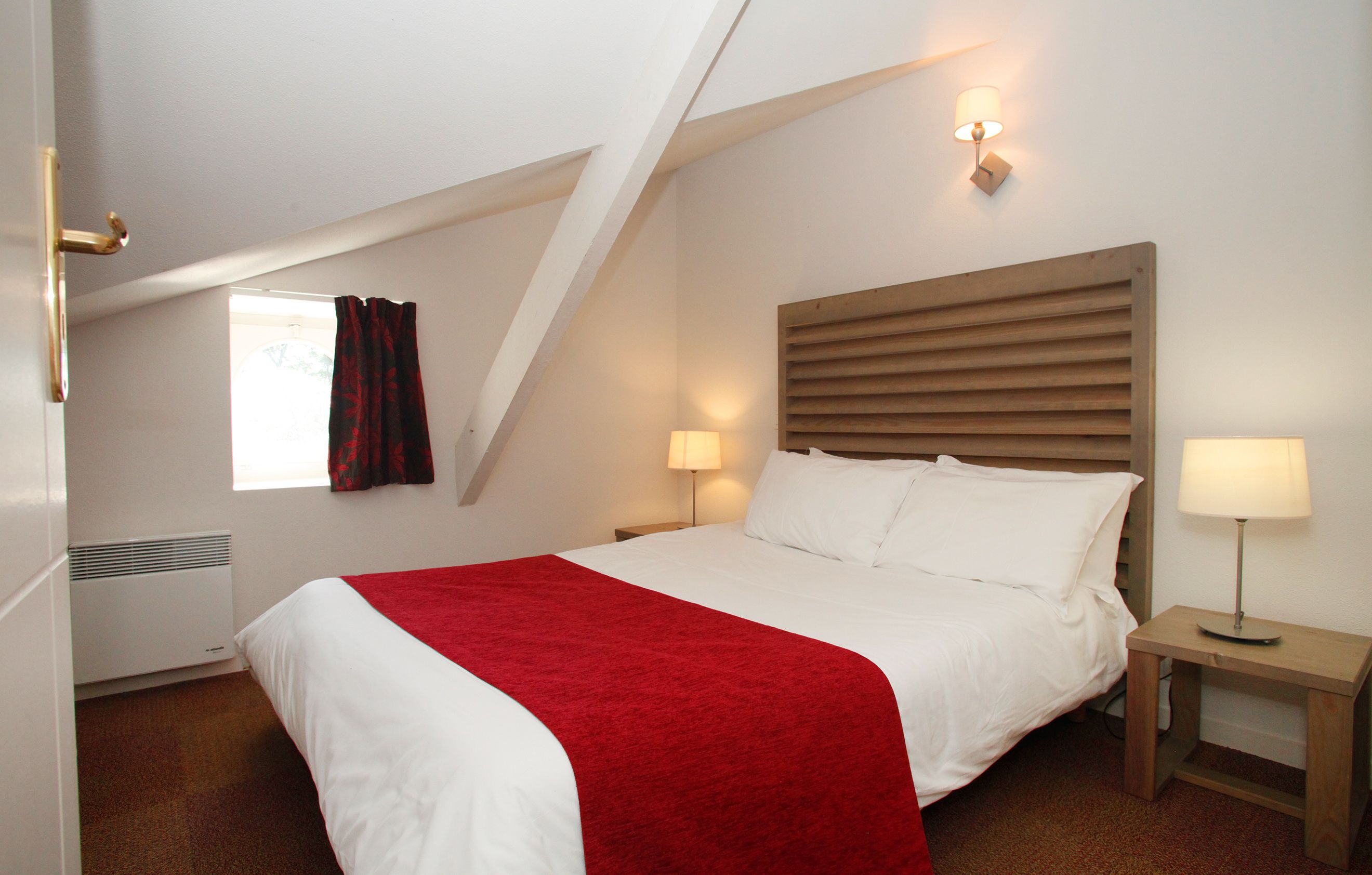 Apartment Three Bedrooms One Bathroom