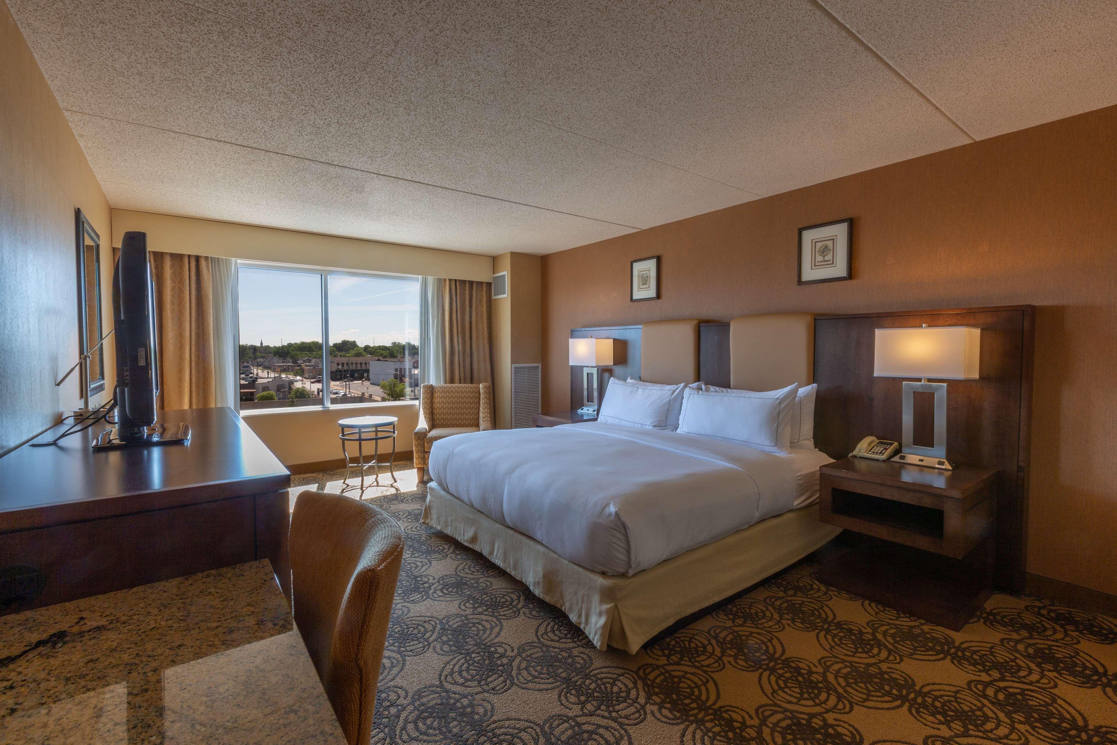 Double City View King Bed