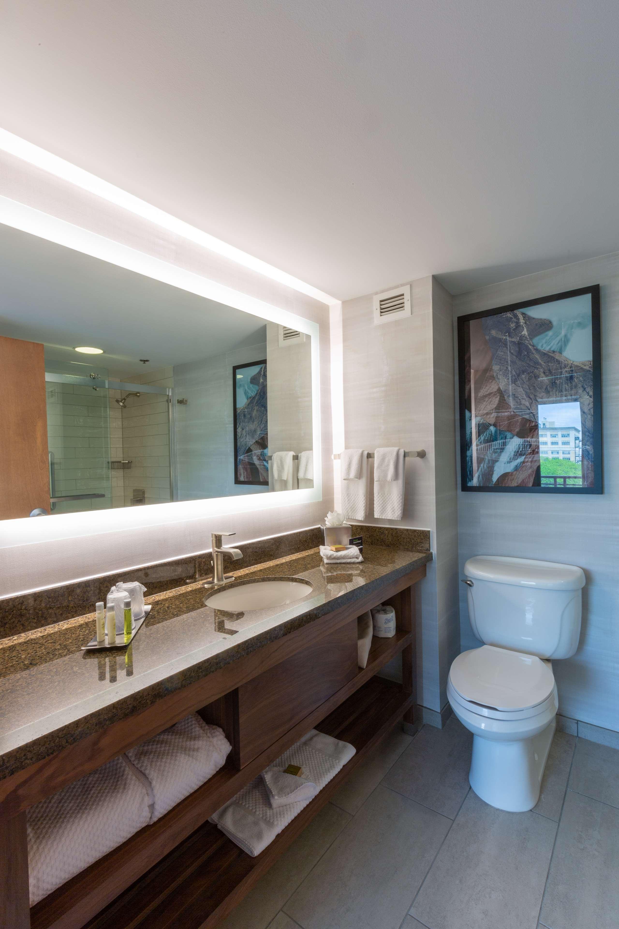 Double City View King Bed