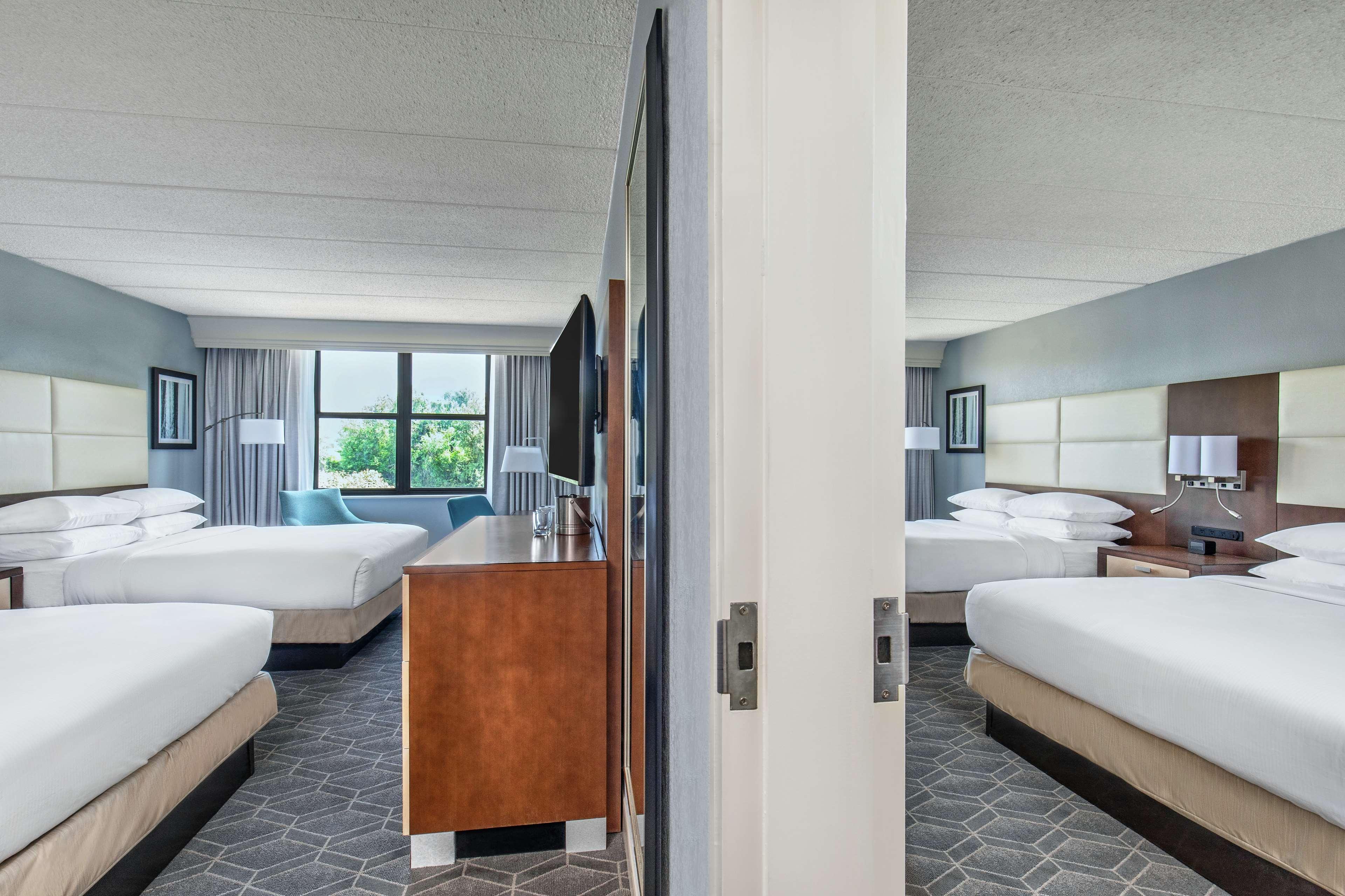 Twin Two Queen Beds Non Smoking