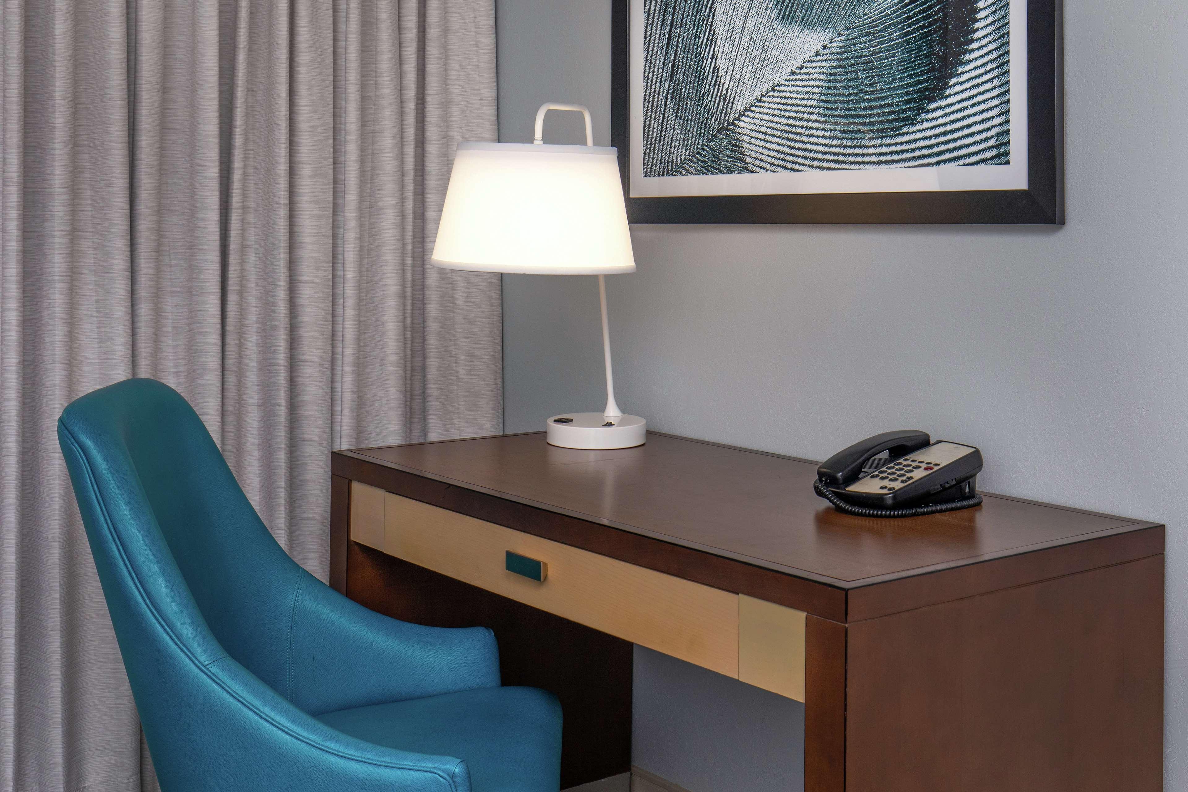 Suite Deluxe King Bed