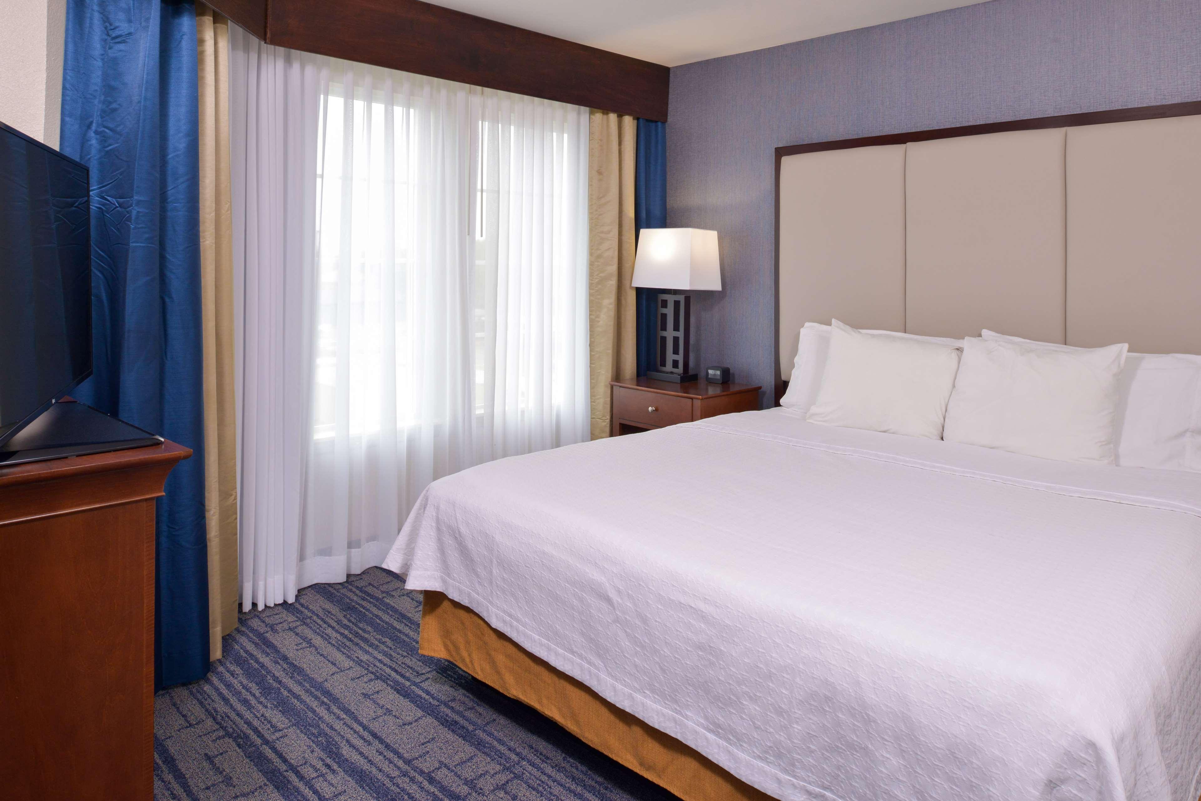 Suite King Size Bed