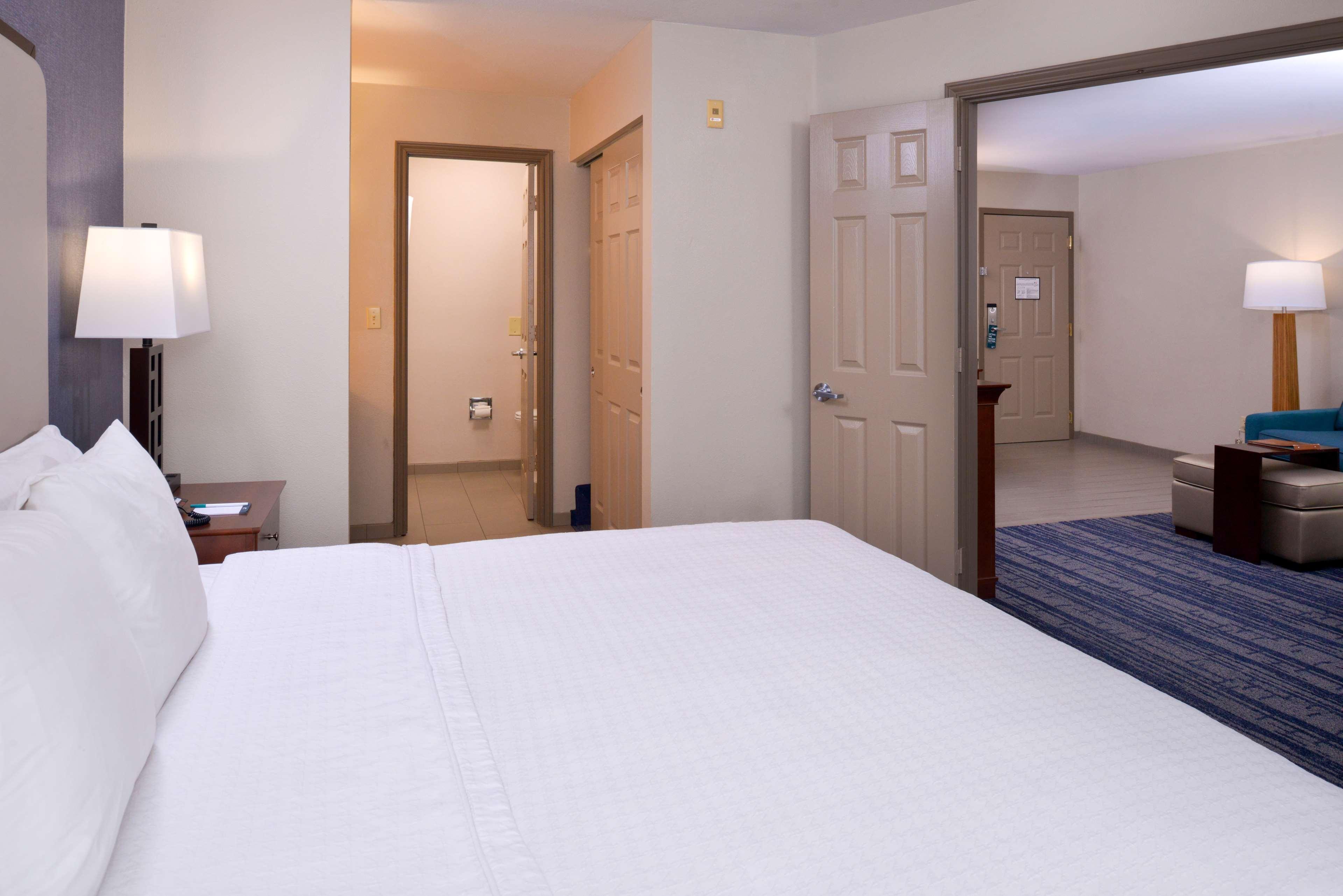 Suite King Size Bed