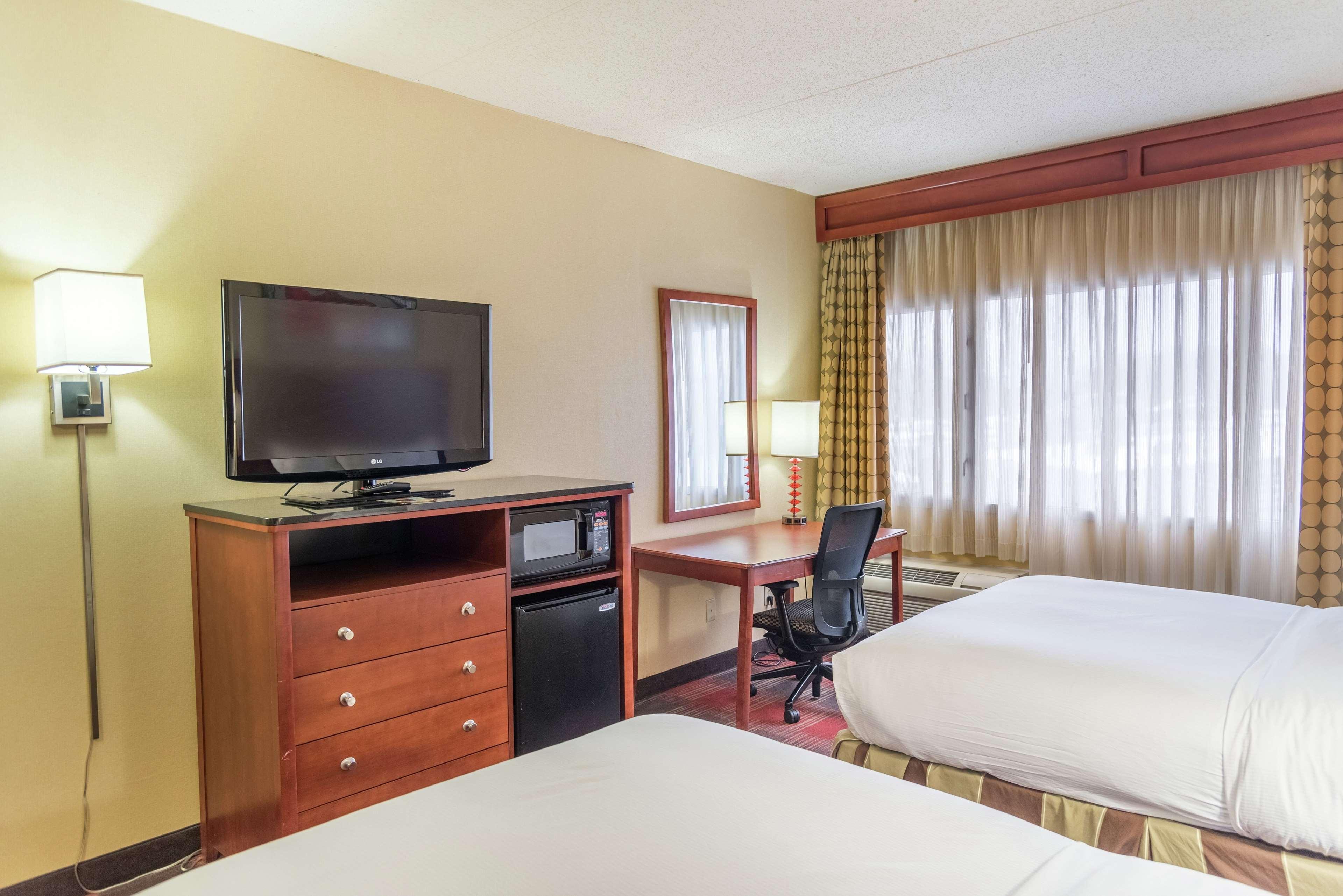 Double Two Queen Beds Non Smoking