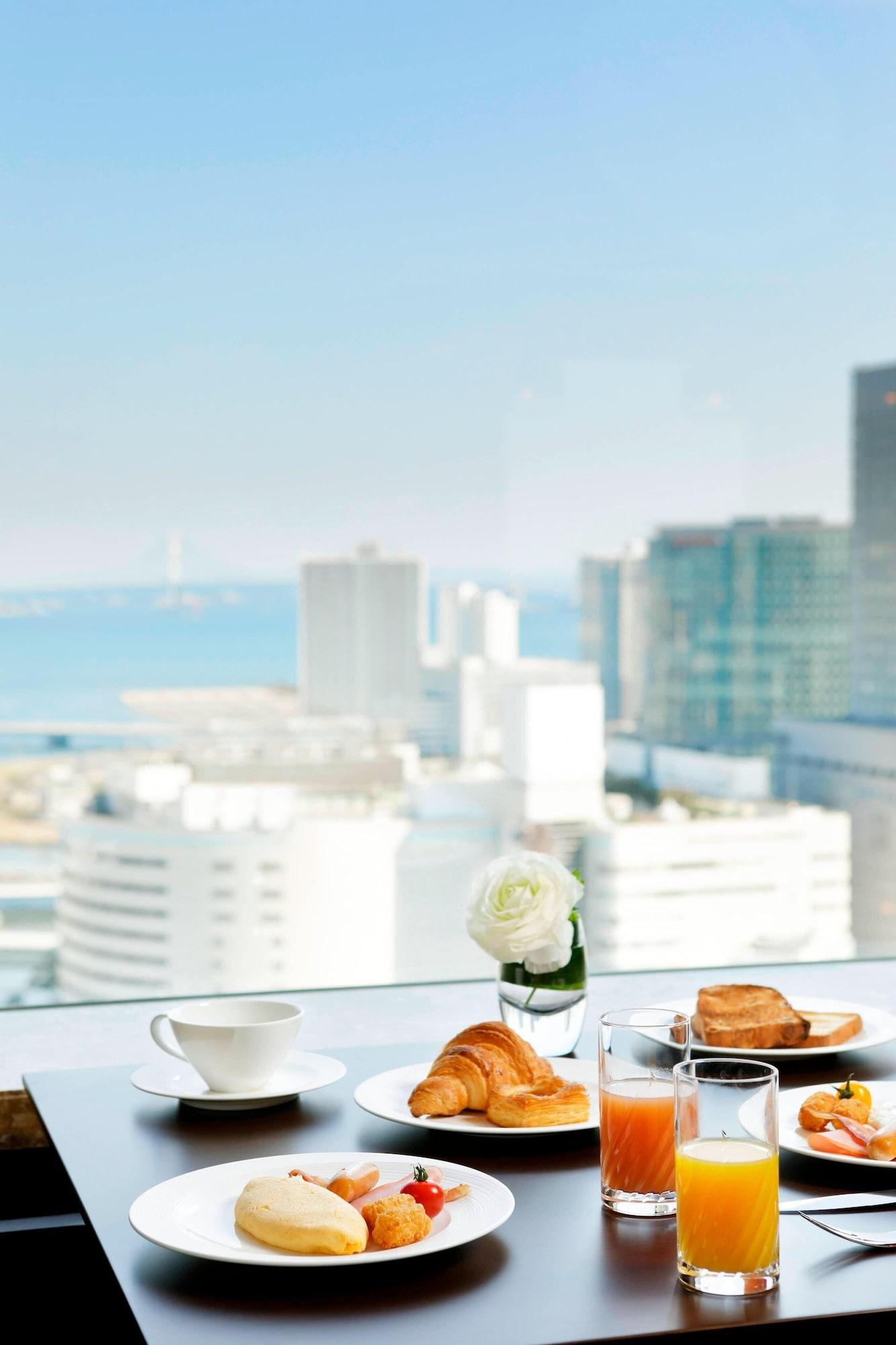 Double Club King Bed