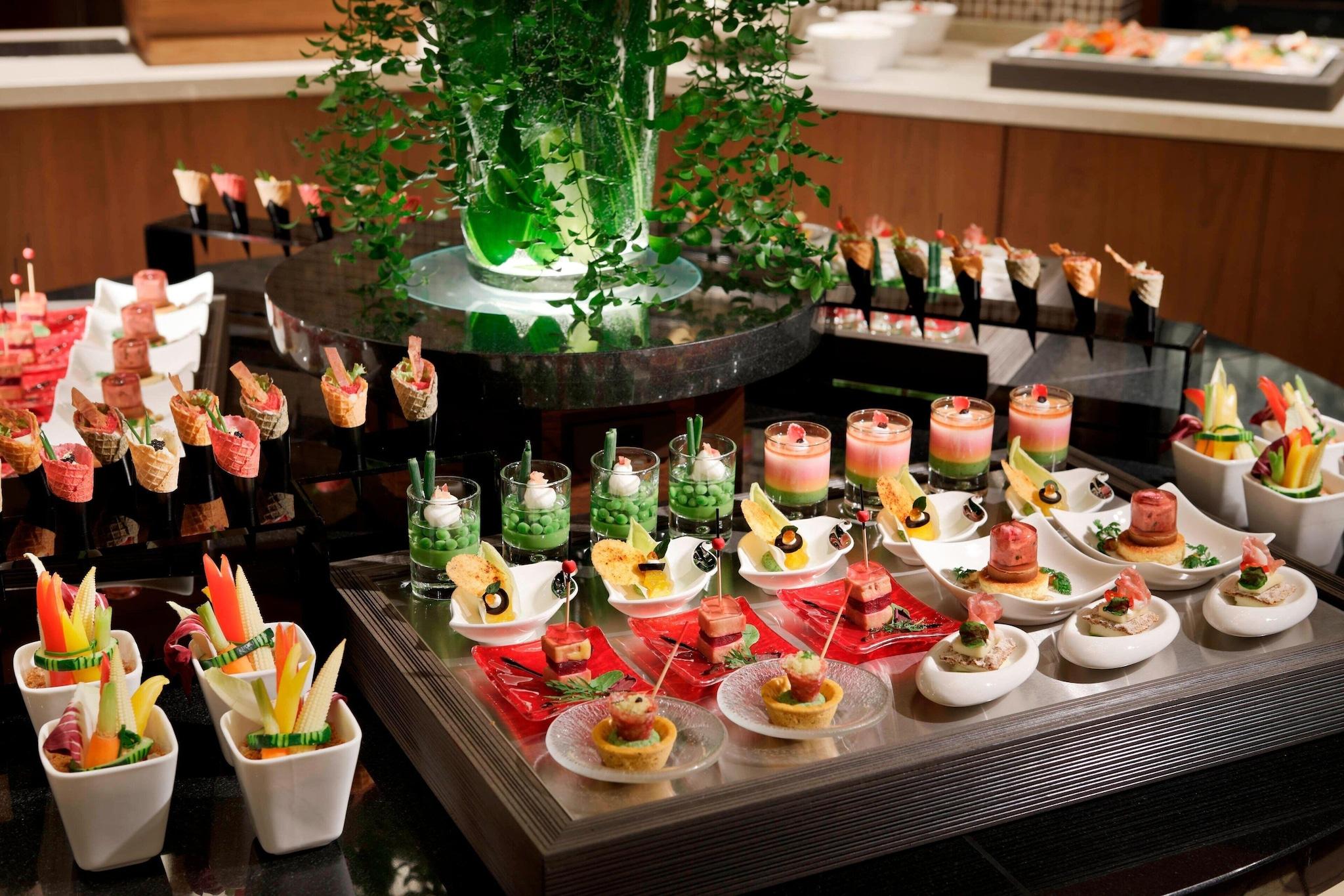 Double Club King Bed