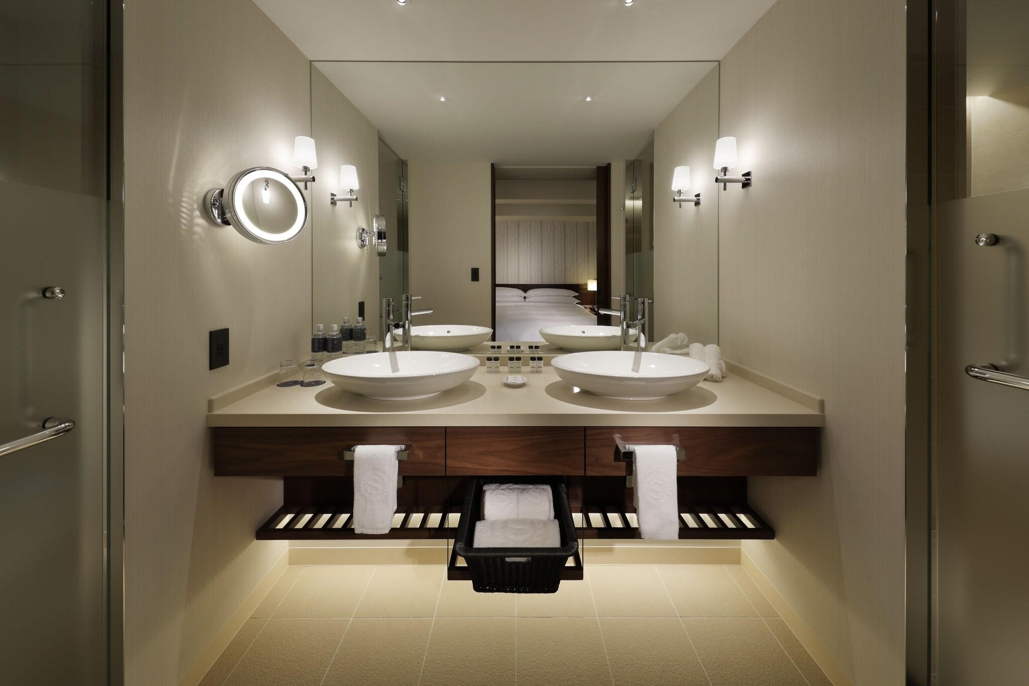 Double Club King Bed