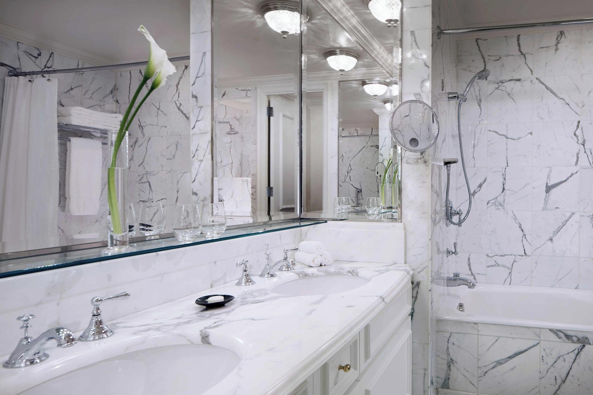 Junior Suite Club King Bed