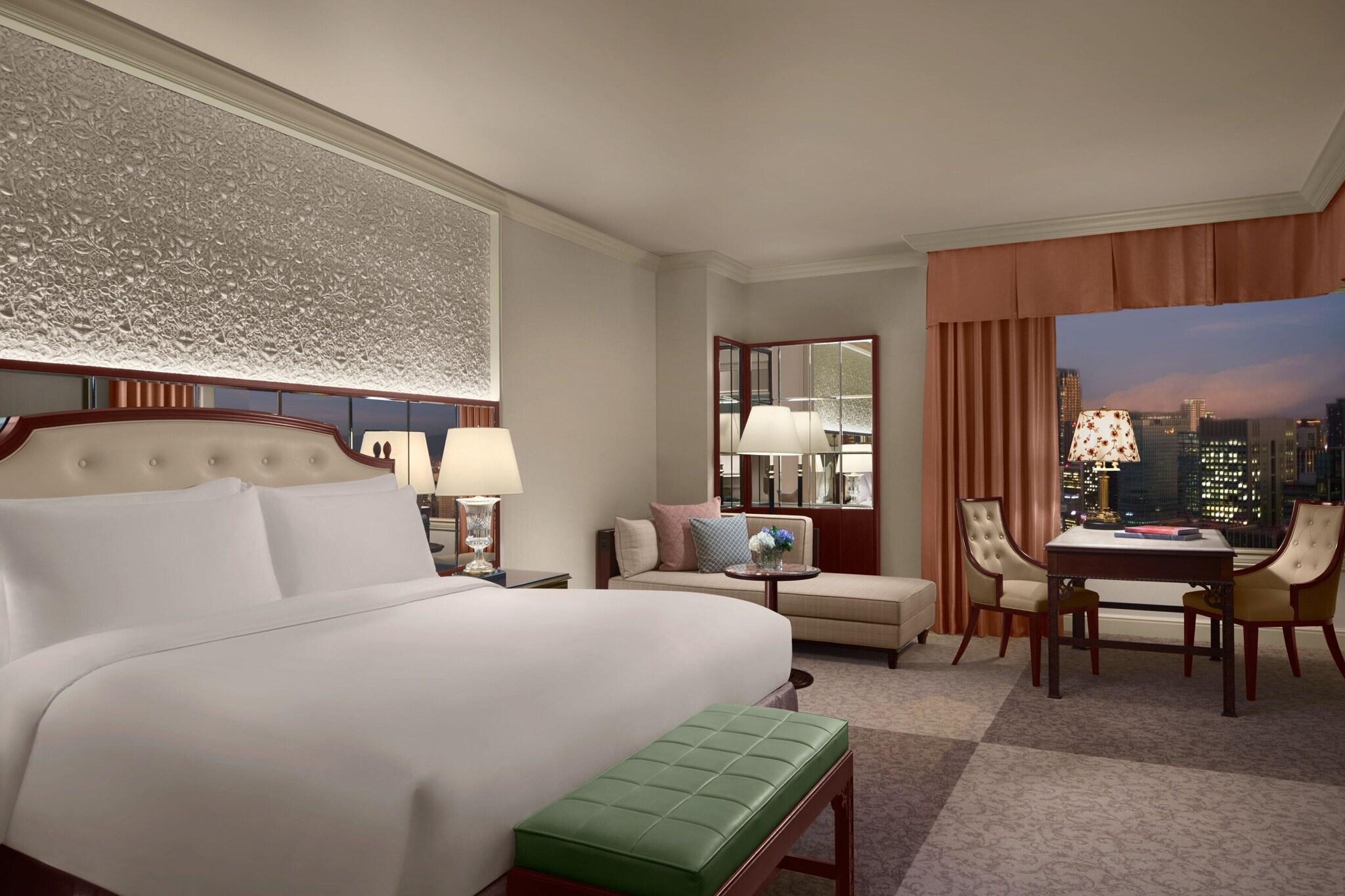 Double Deluxe King Bed