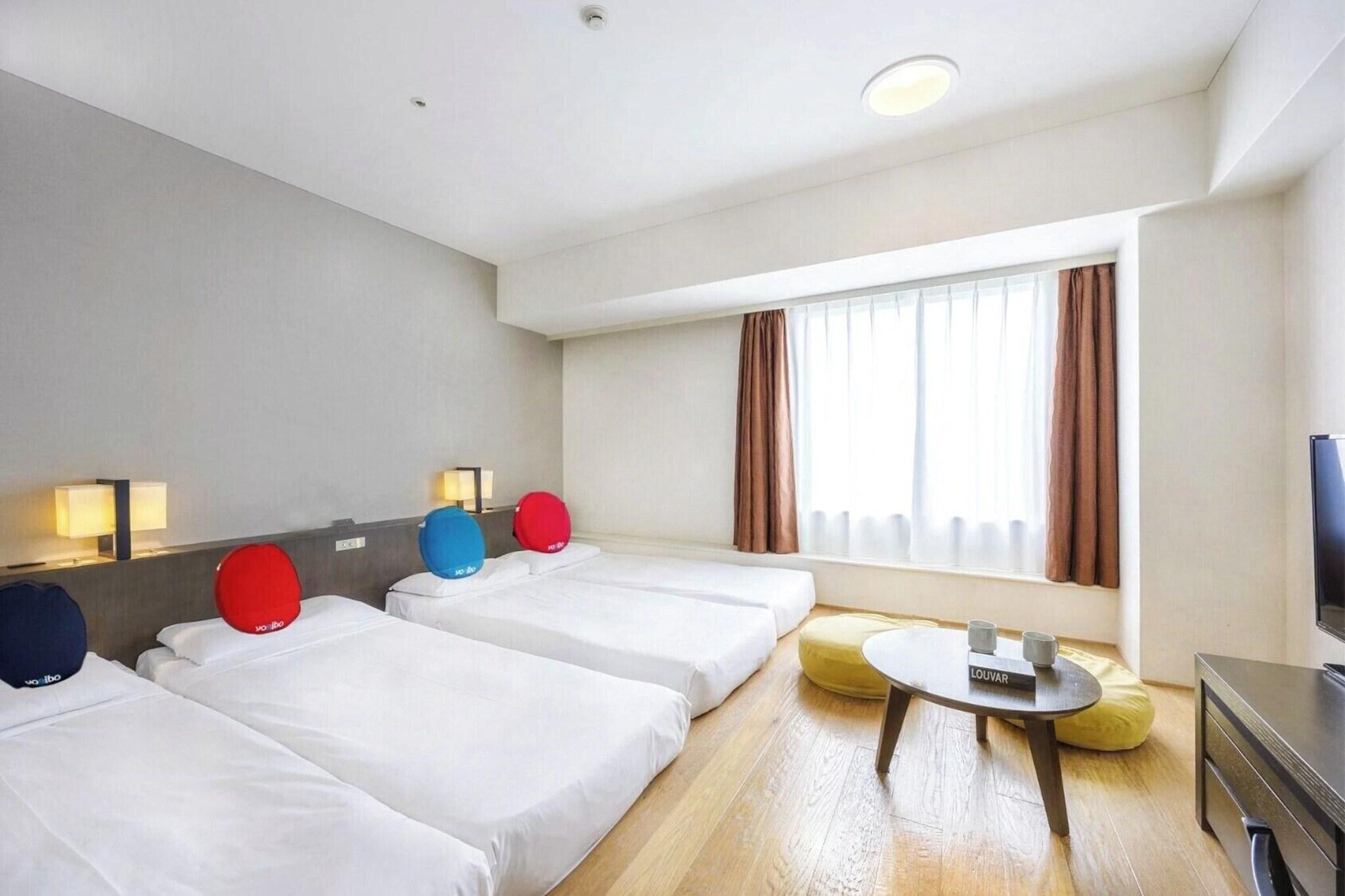 Quadruple Non Smoking