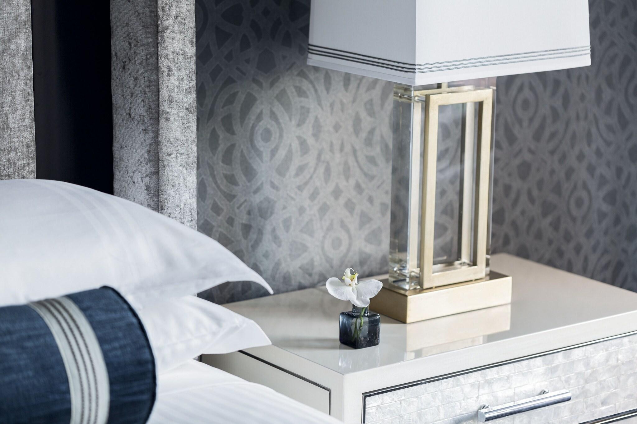 Double Accessible King Size Bed