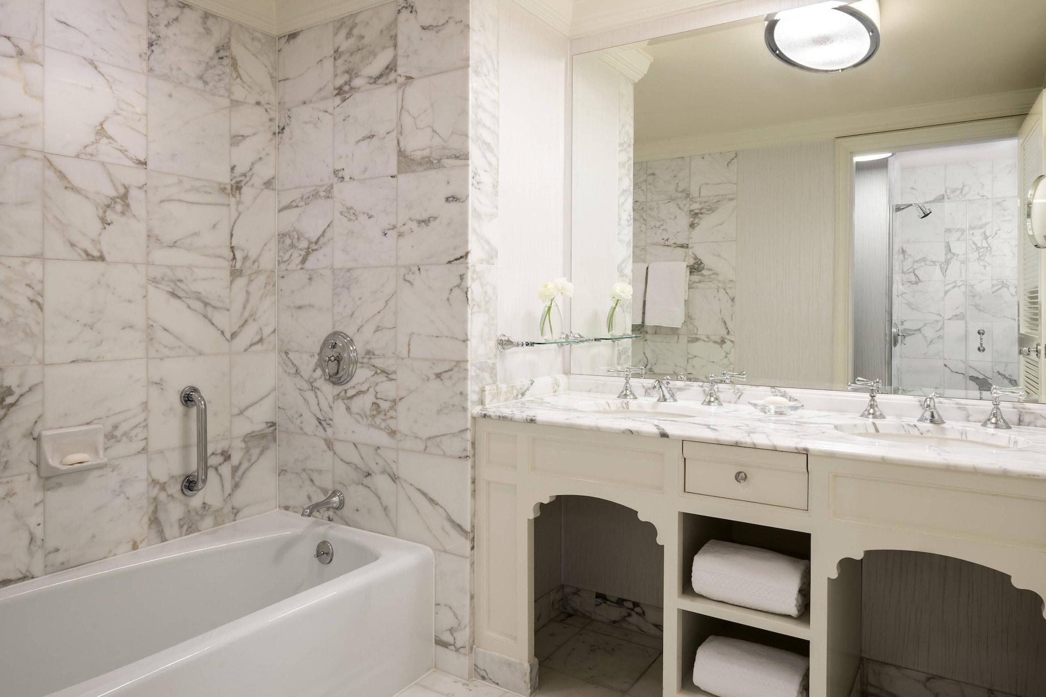 Junior Suite King Size Bed