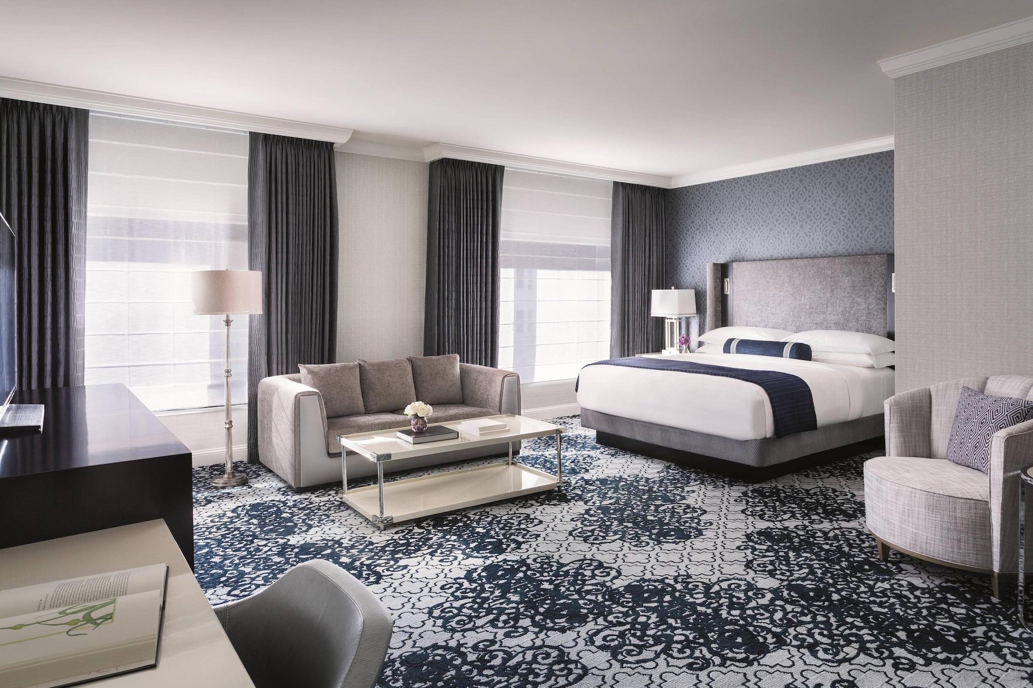 Suite King Size Bed