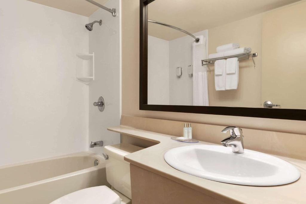 Room Two Queen Beds