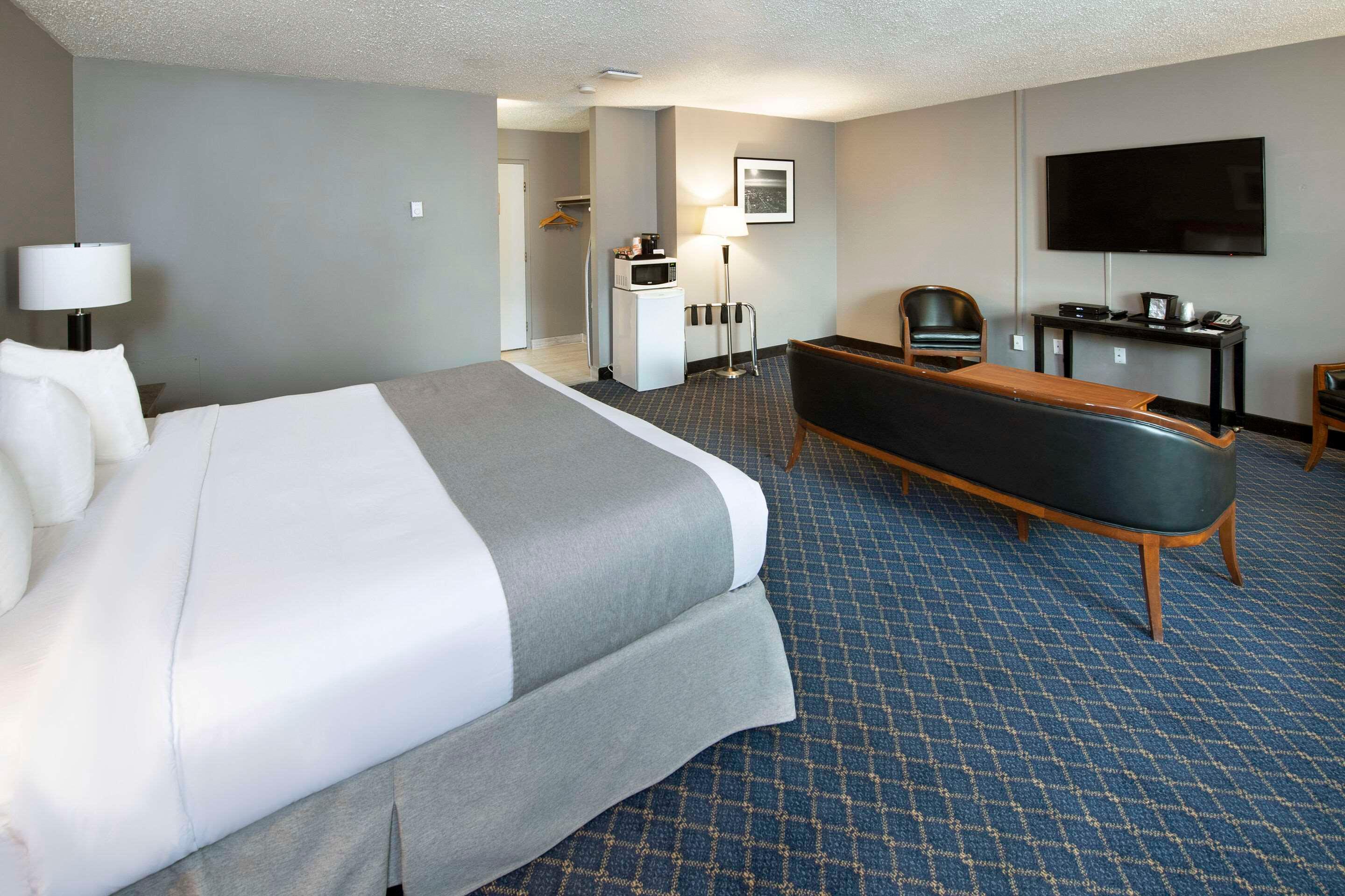 Double King Bed Non Smoking