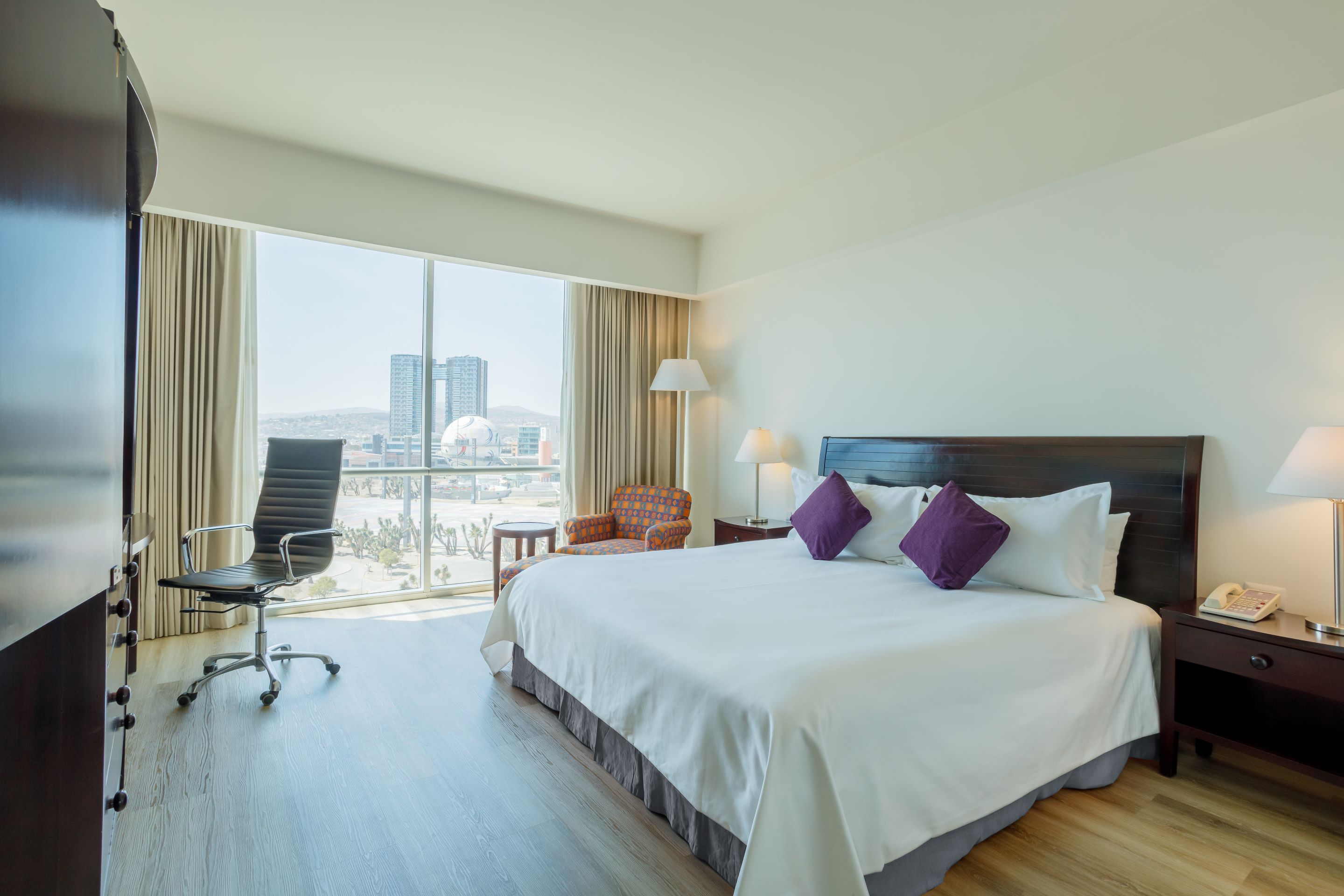 Double King Bed Non Smoking