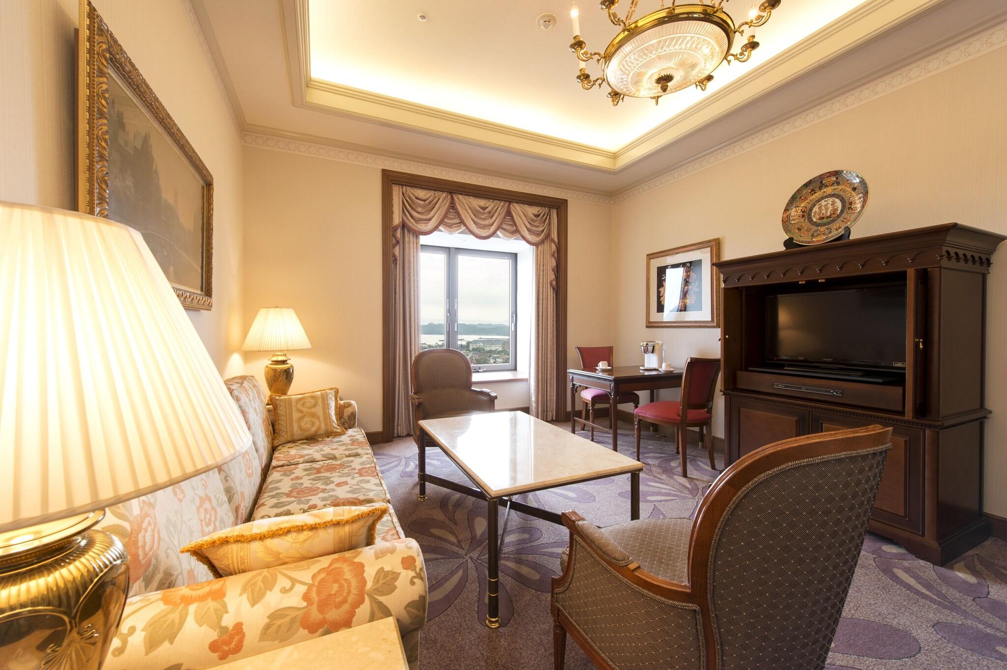 Suite Two Double Beds Non Smoking