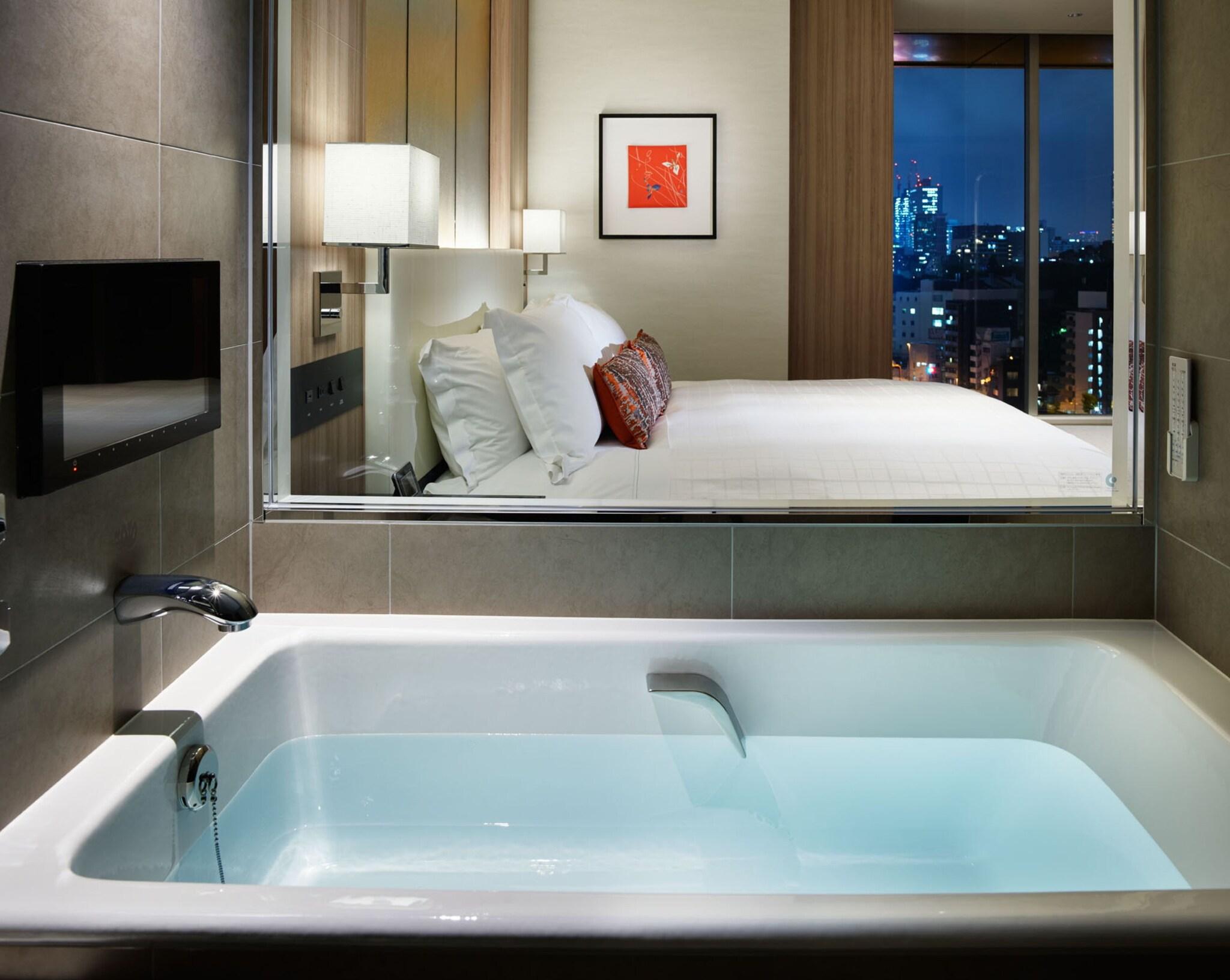 Double Deluxe King Bed