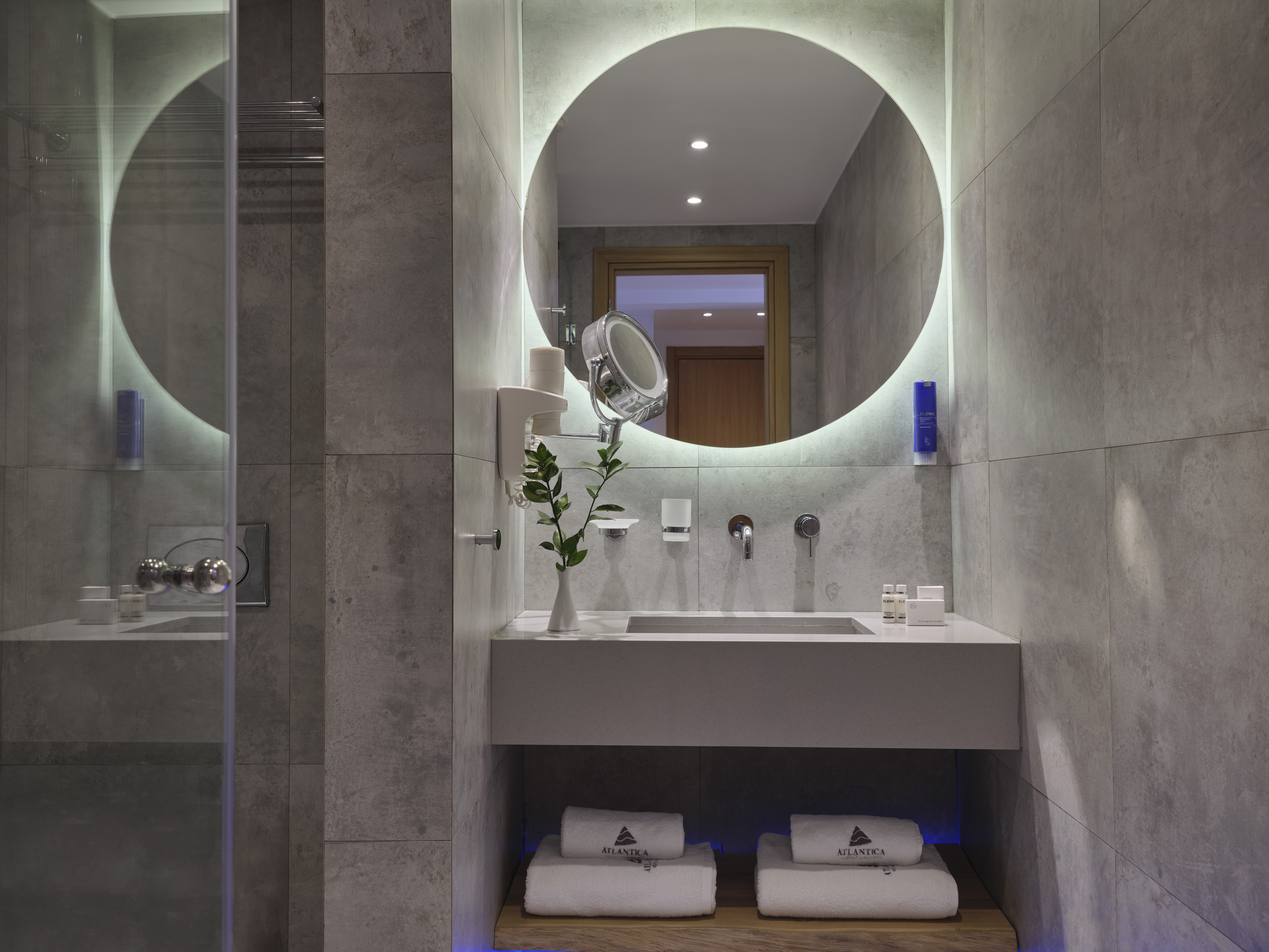 Double or Twin with Private Pool