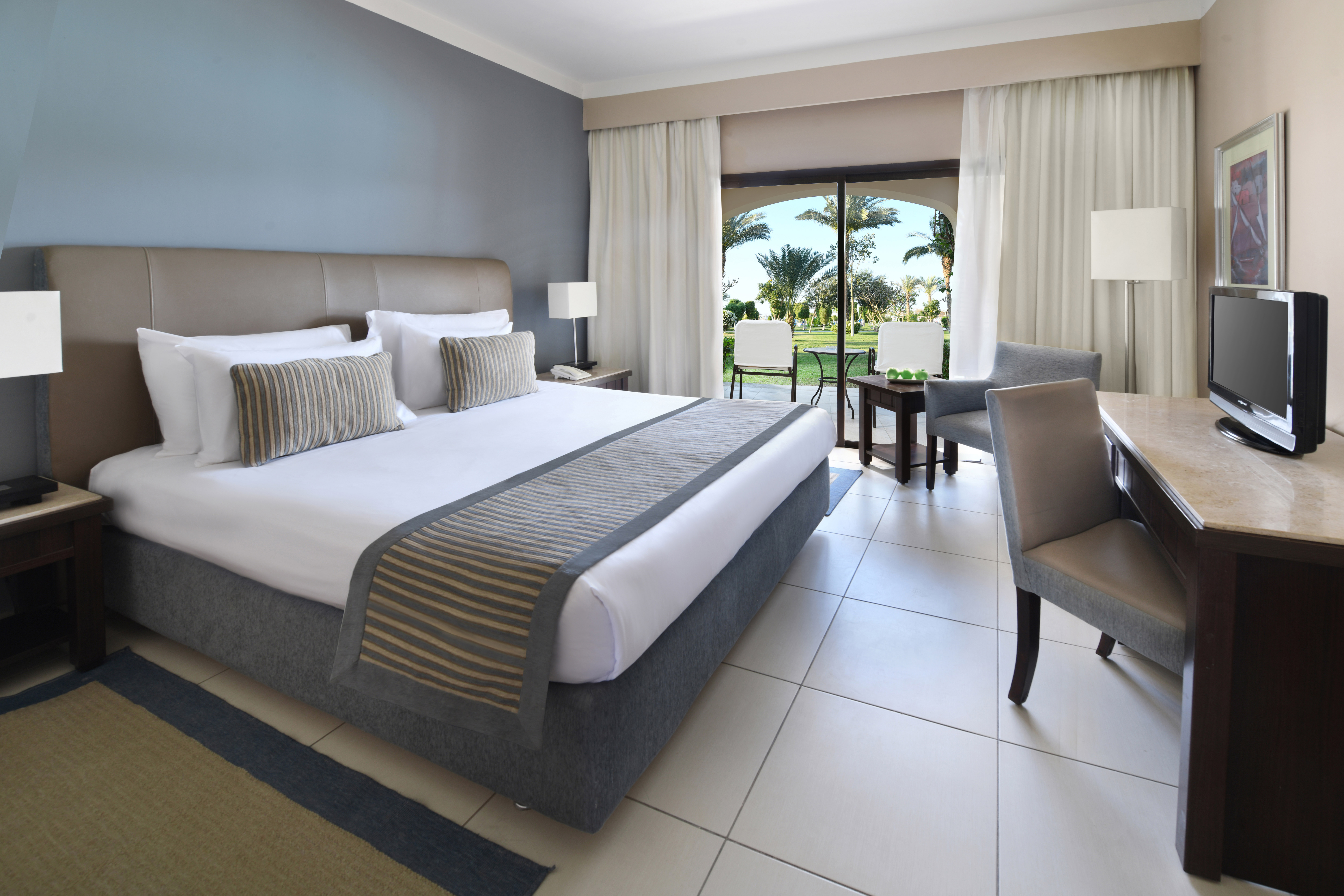 Double Queen Size Bed