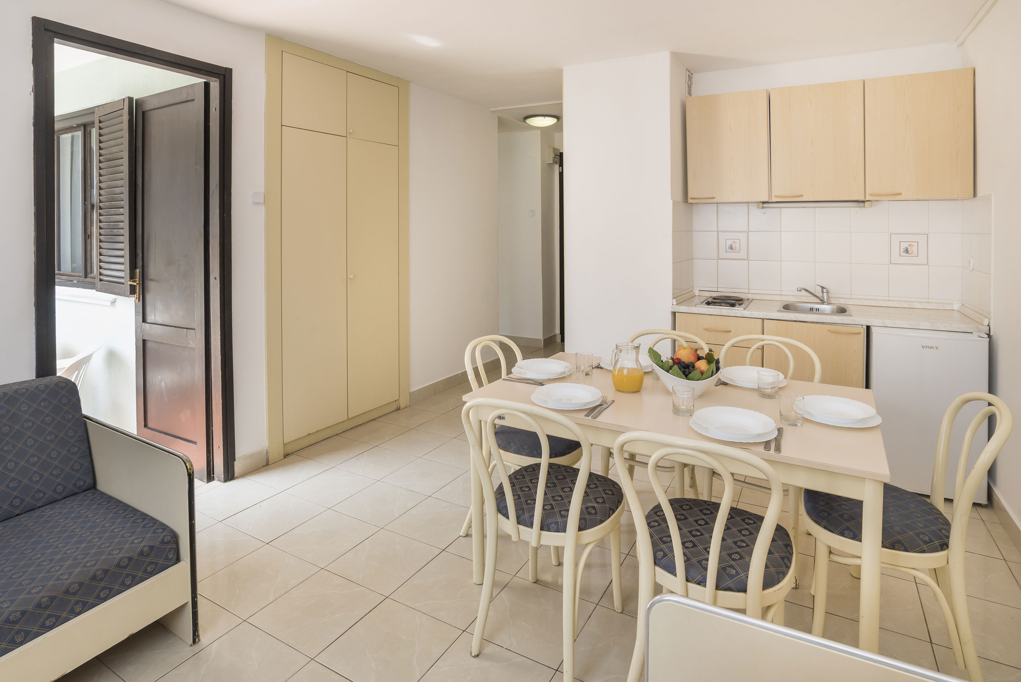 Apartment Capacity 6