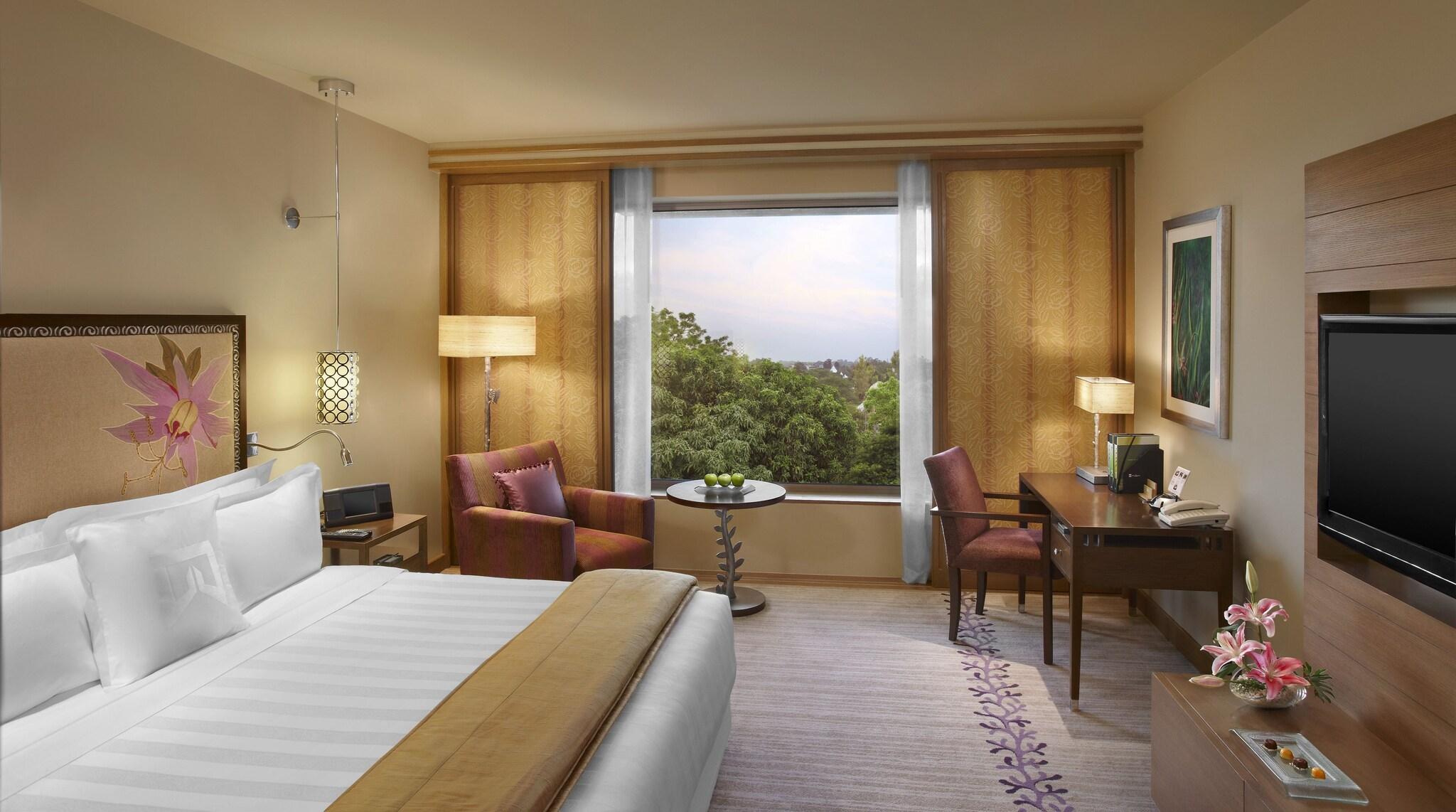 House Queen Size Bed