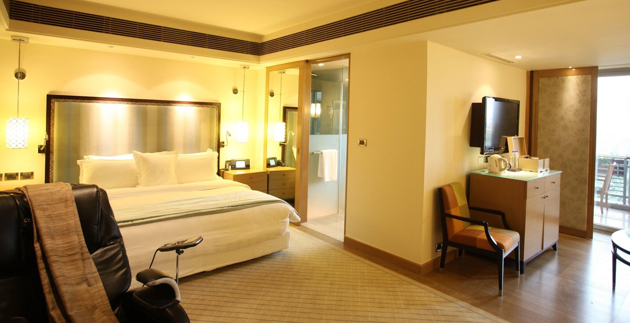 Double Queen Size Bed