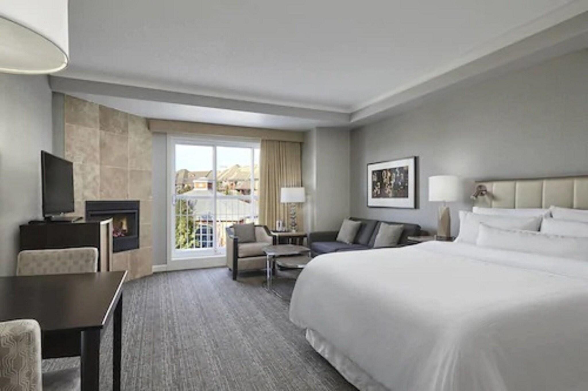 Triple Deluxe Queen Bed