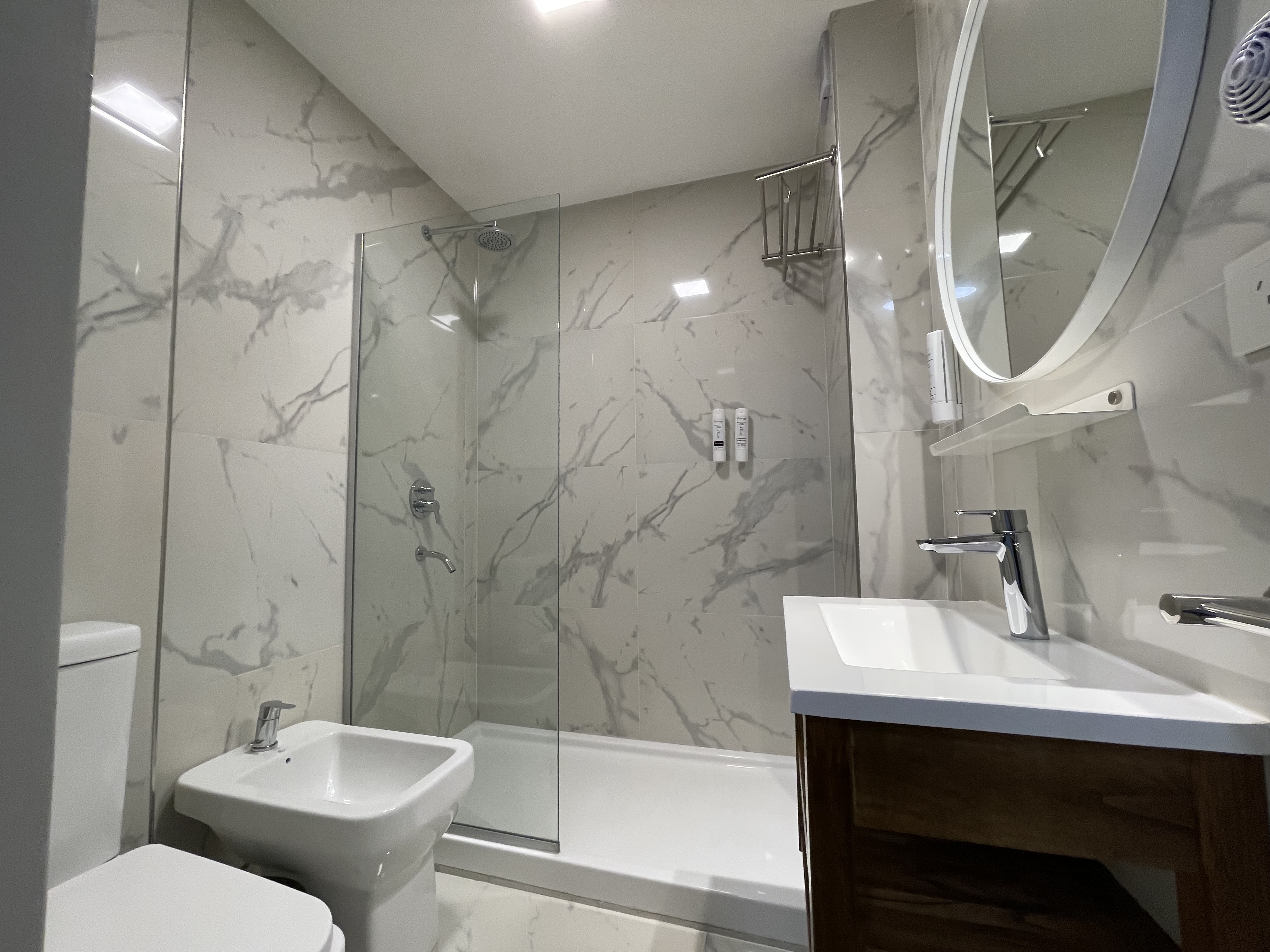 Double Executive Queen Bed