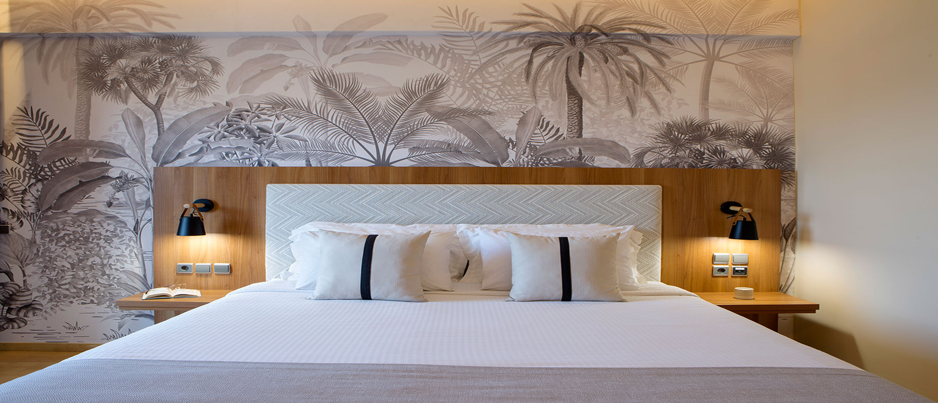 Double or Twin Superior Side Sea View