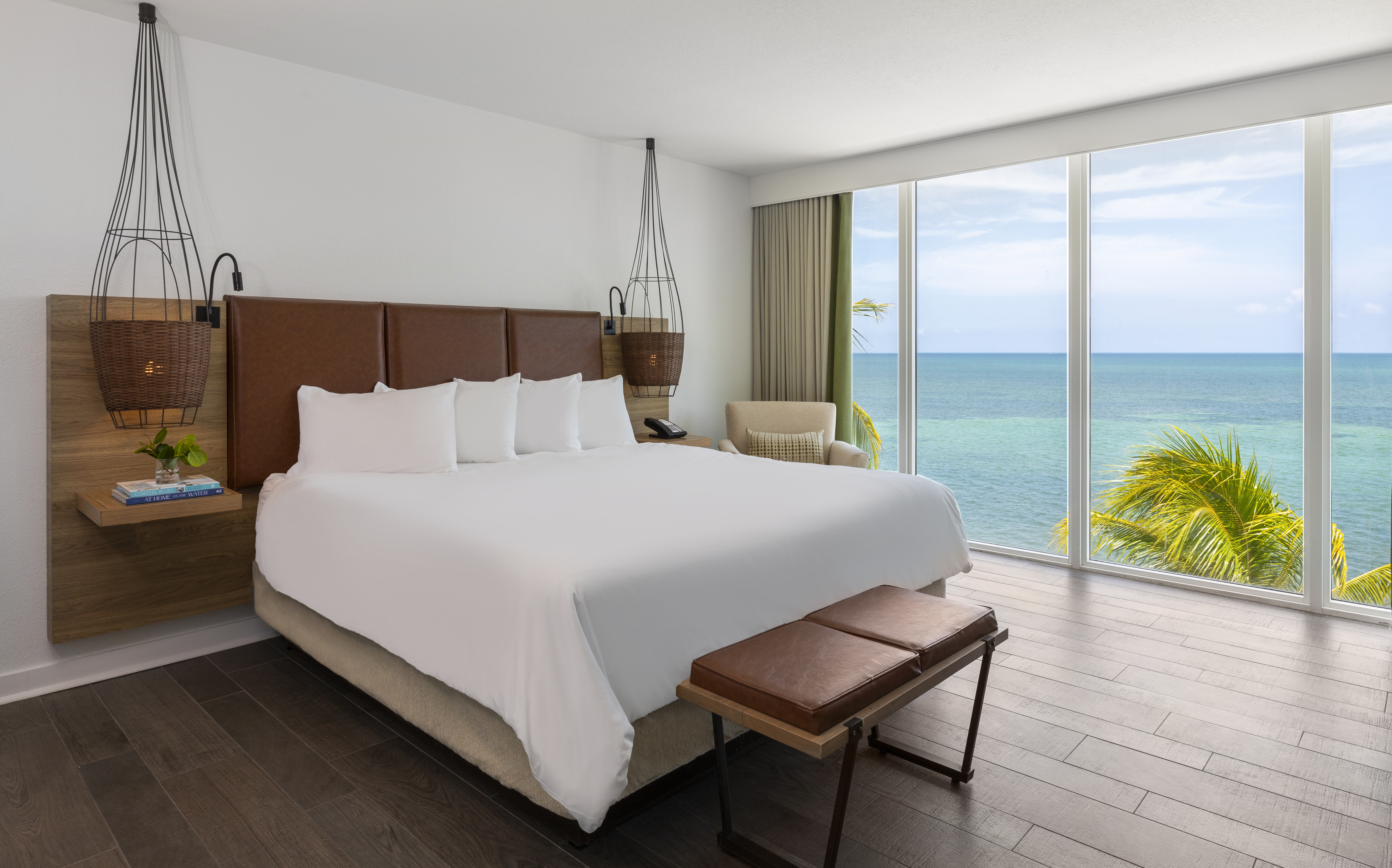 Suite Ocean Front King Bed