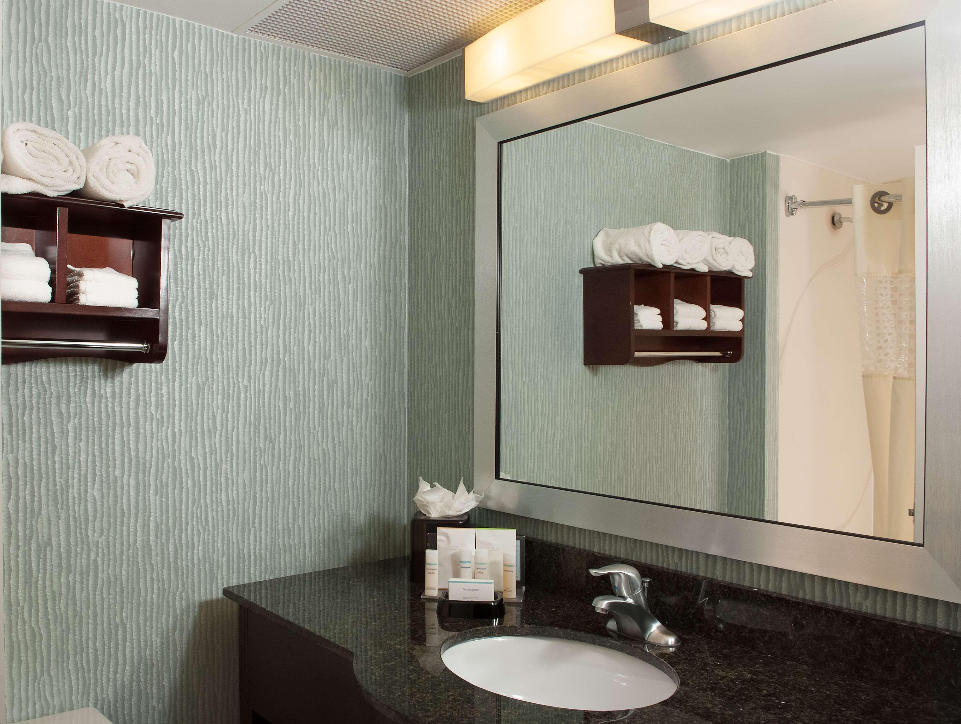 Twin Two Queen Beds Non Smoking