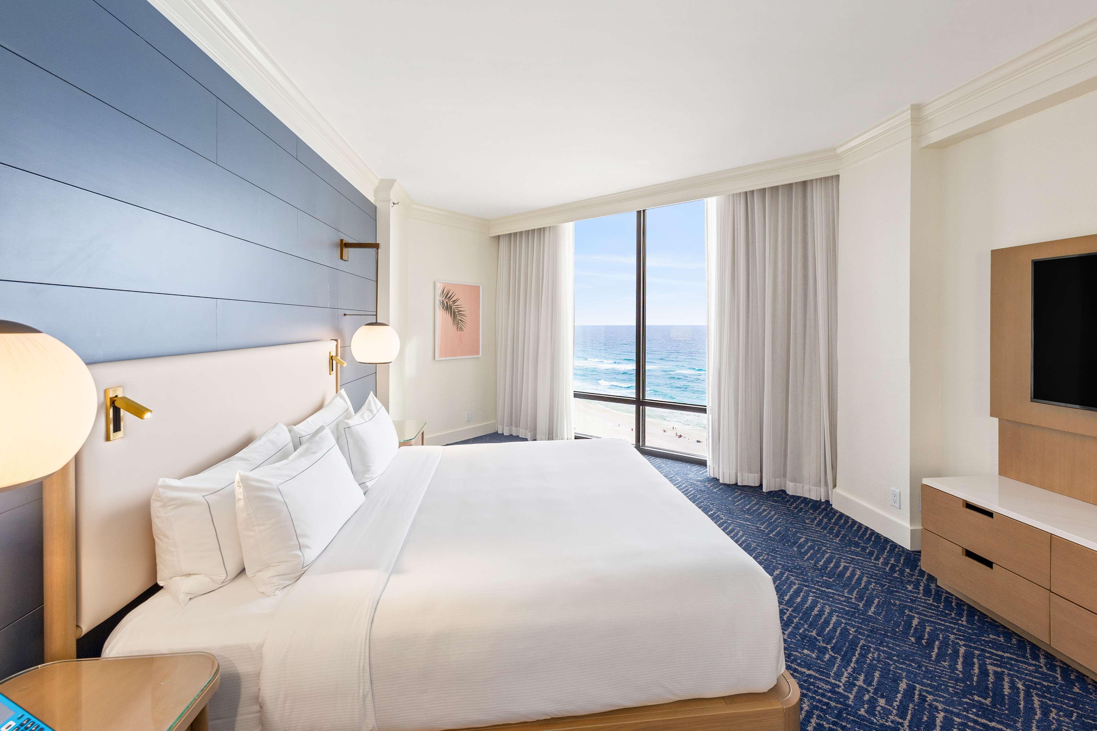 Family Room Deluxe King Bed