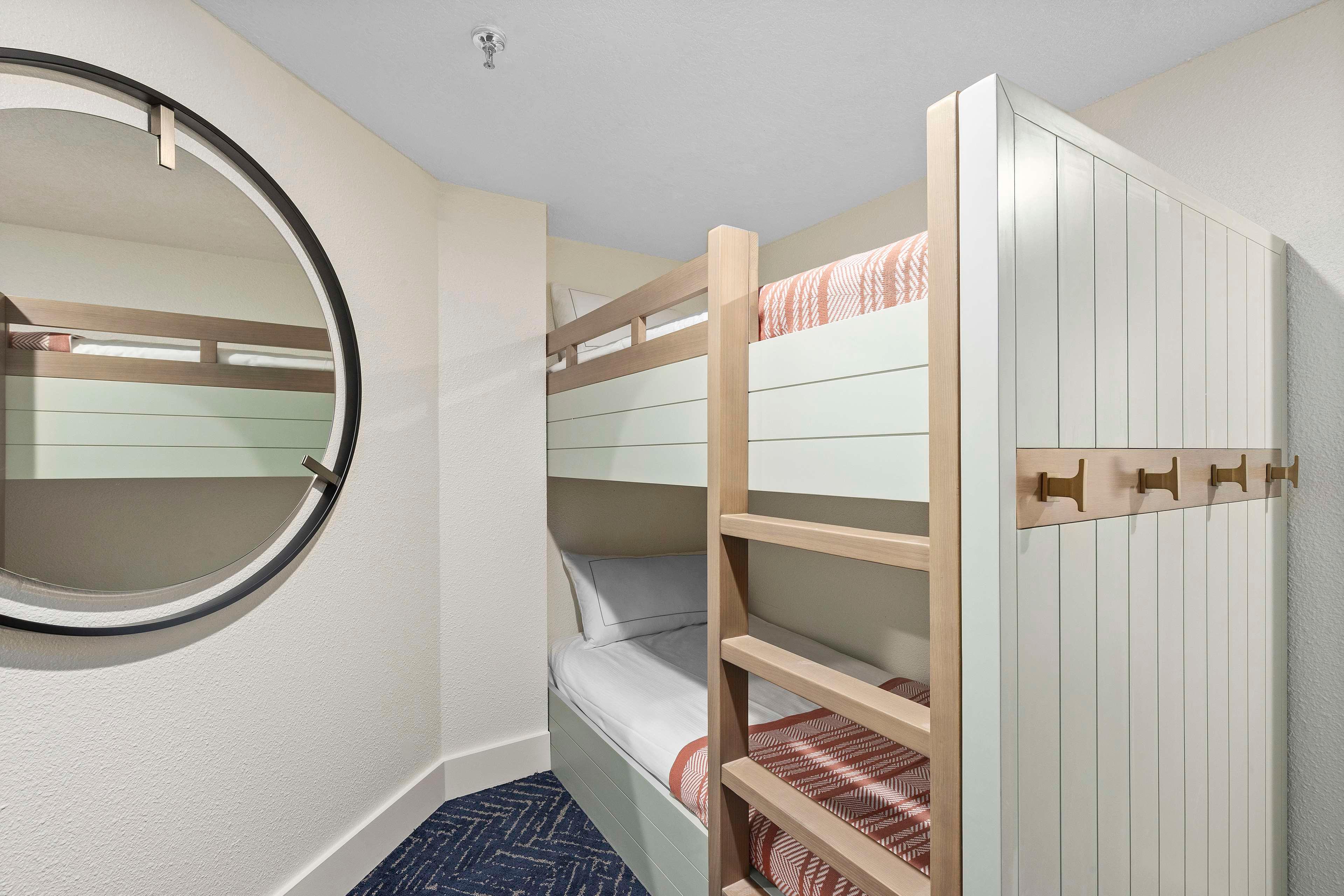 Junior Suite Deluxe King Bed