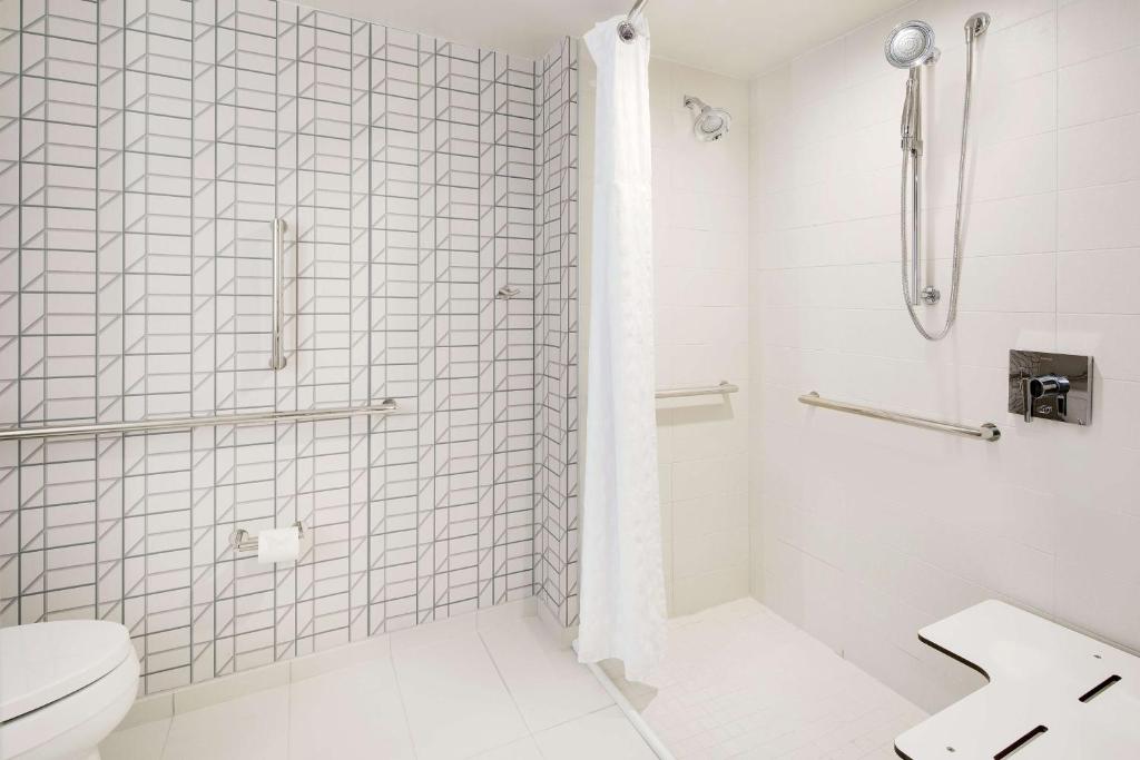 Suite One Bedroom Accessible