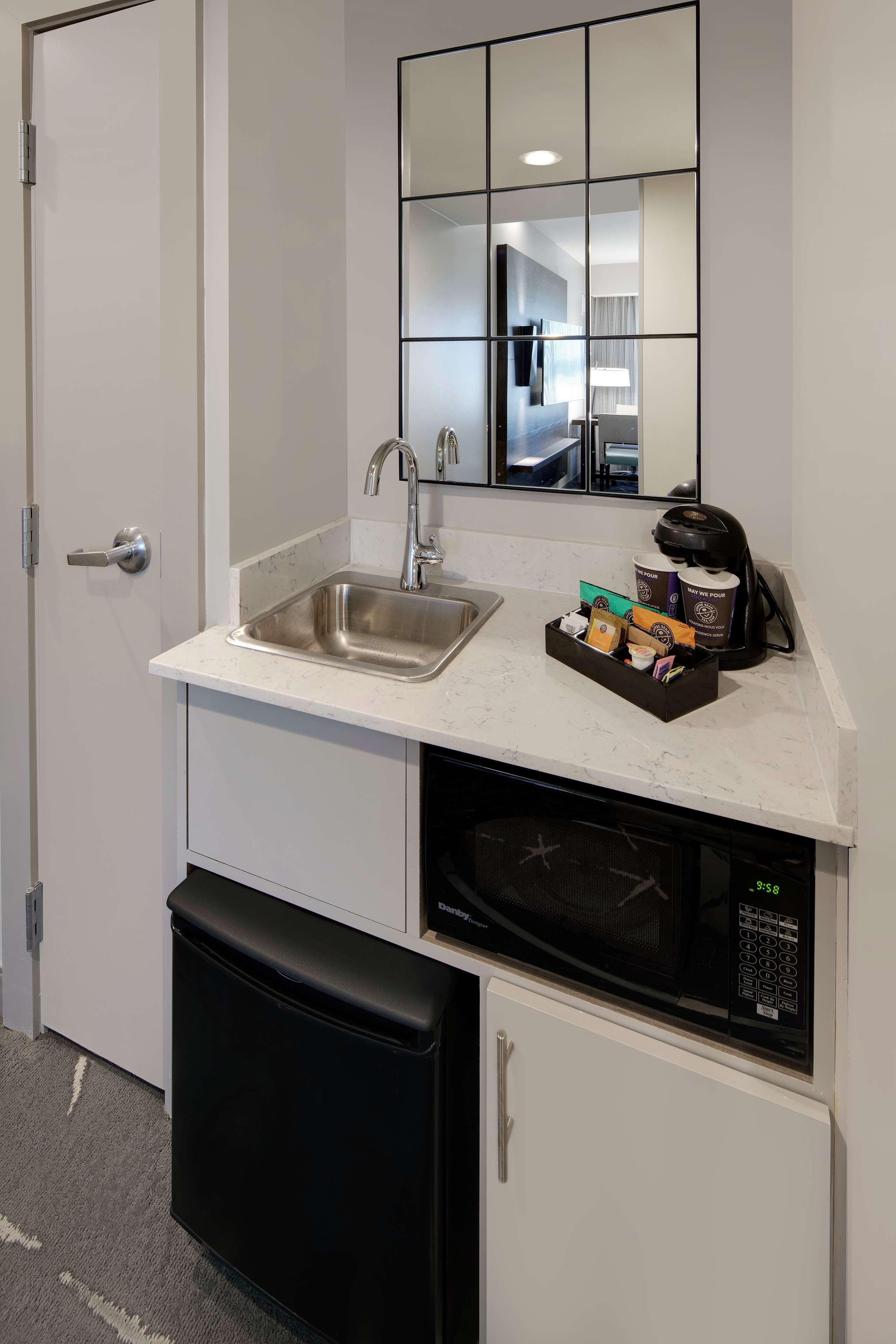 Studio Accessible King Size Bed