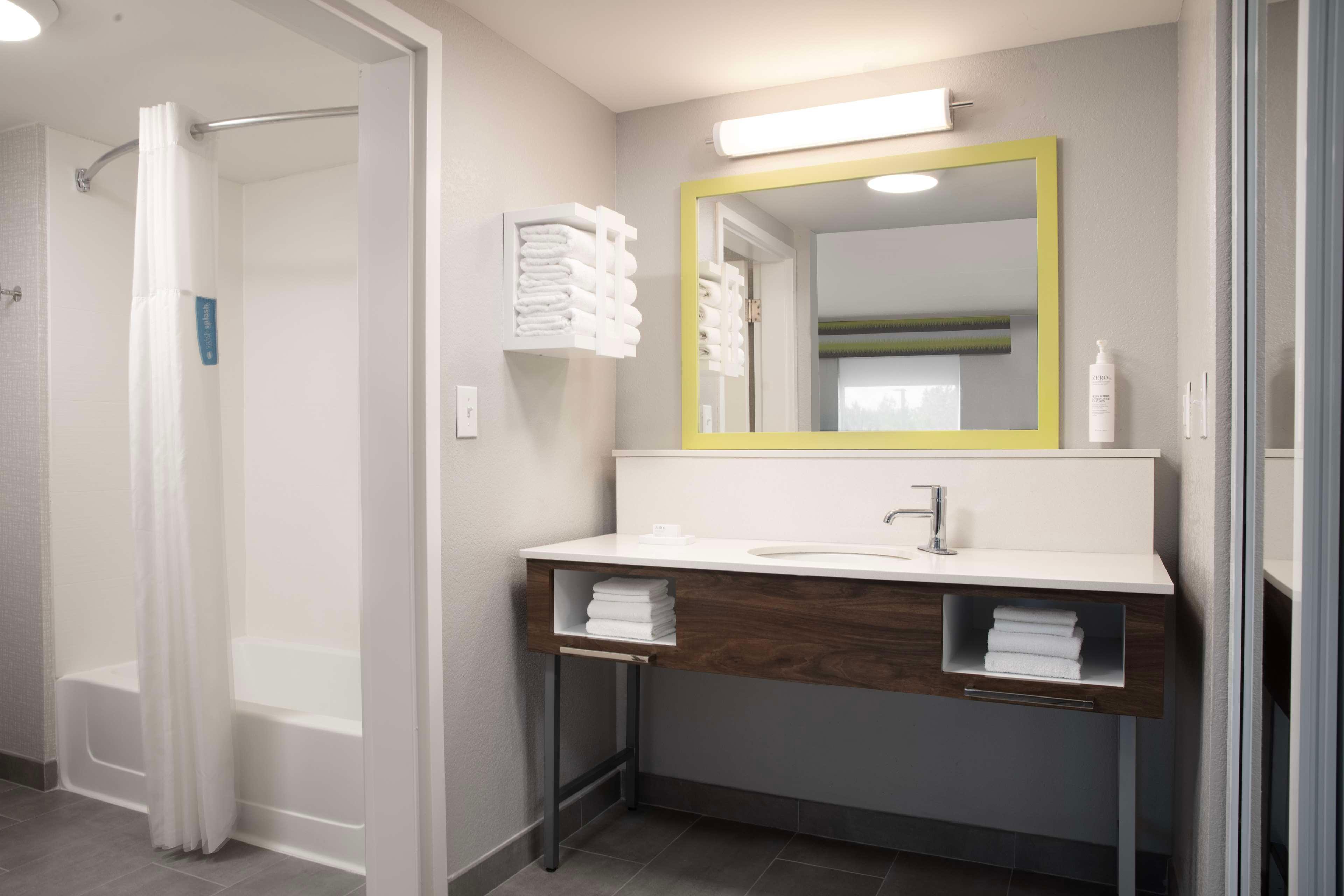 Studio Two Queen Beds Non Smoking