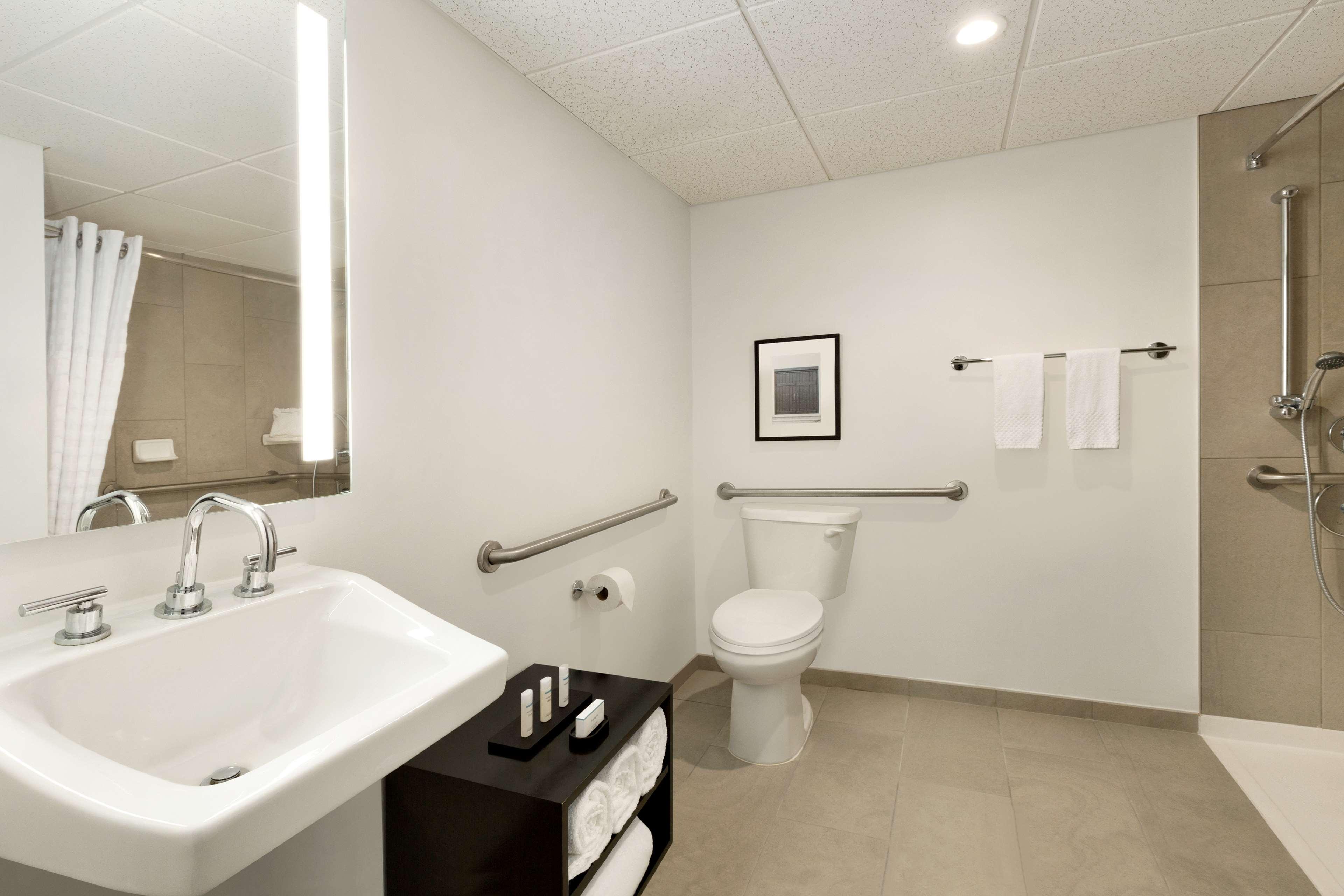 Suite Accessible Two Double Beds