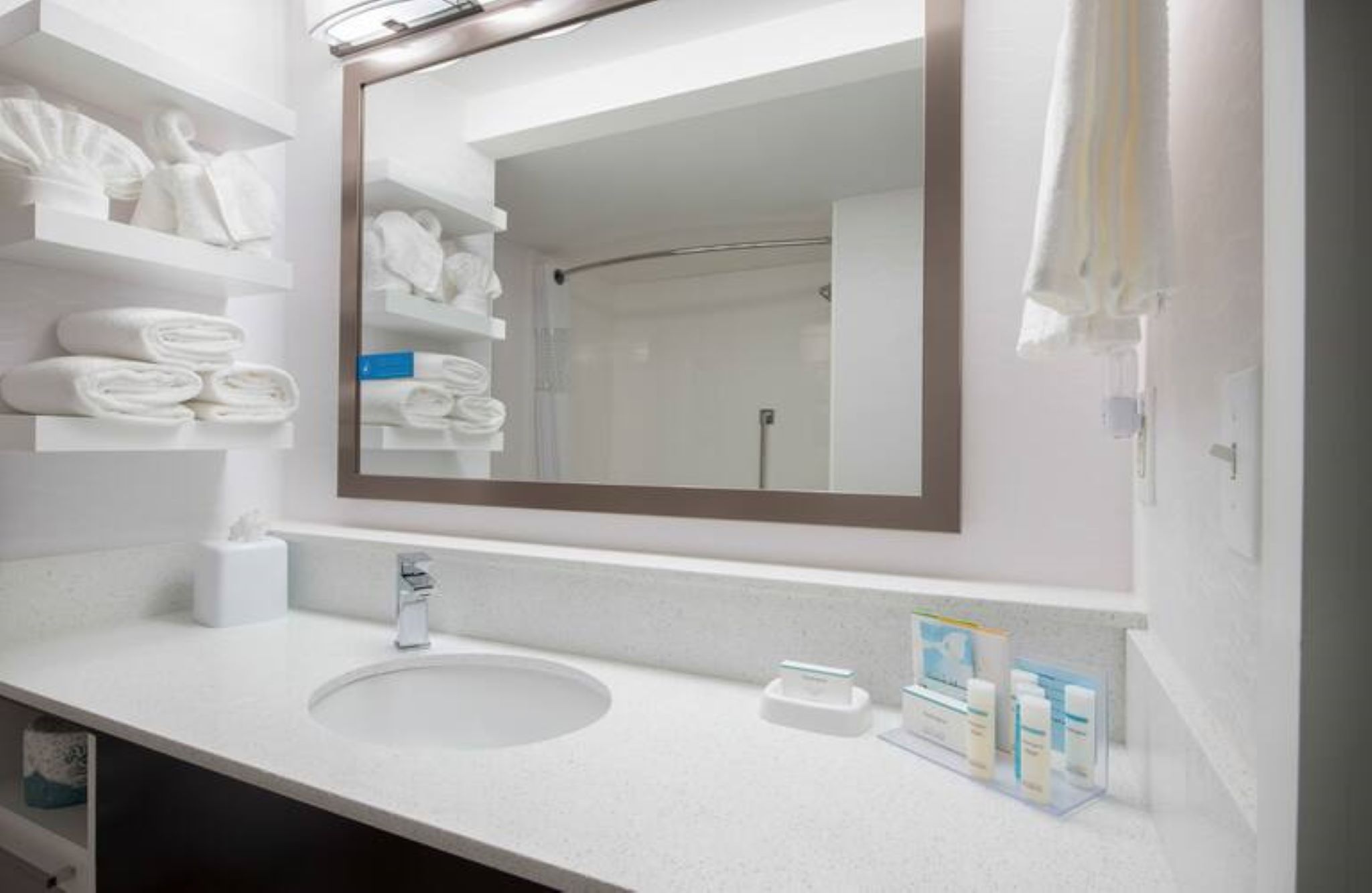 Suite Two Queen Beds One Bedroom