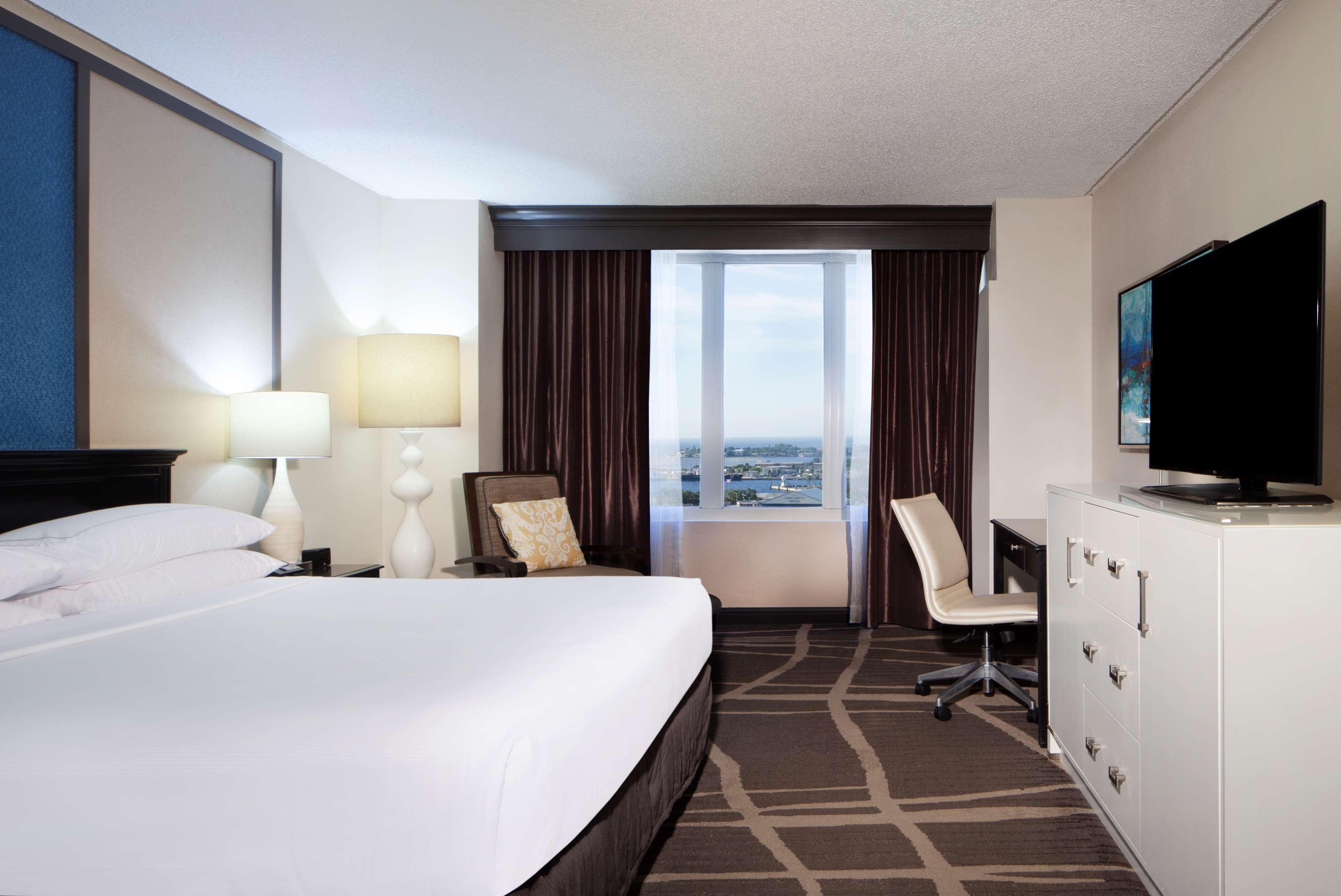 Double Deluxe King Bed