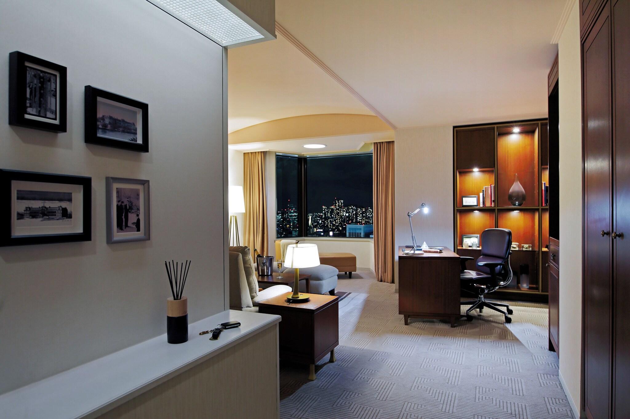 Suite with Views