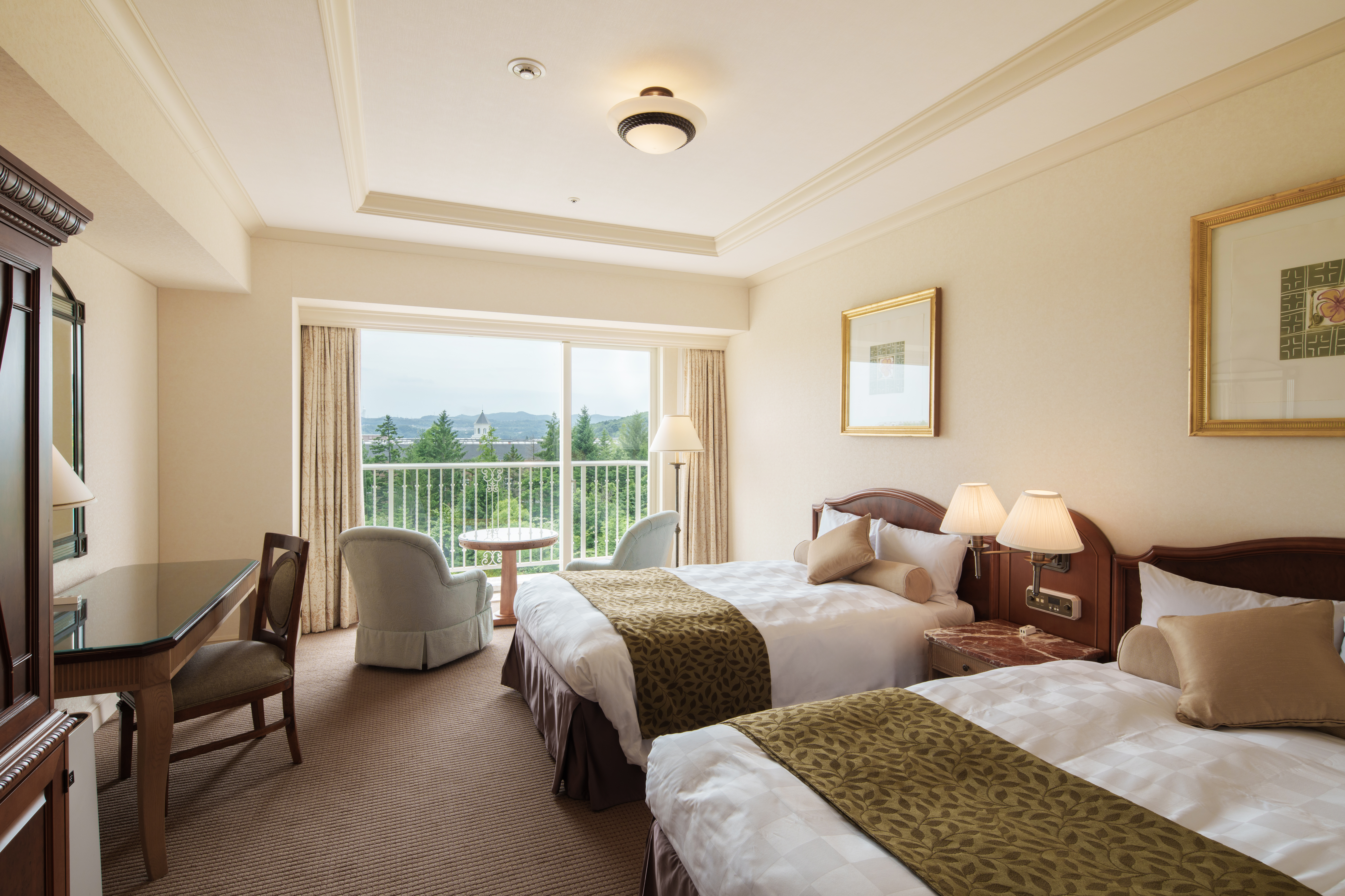 Twin Deluxe with Views