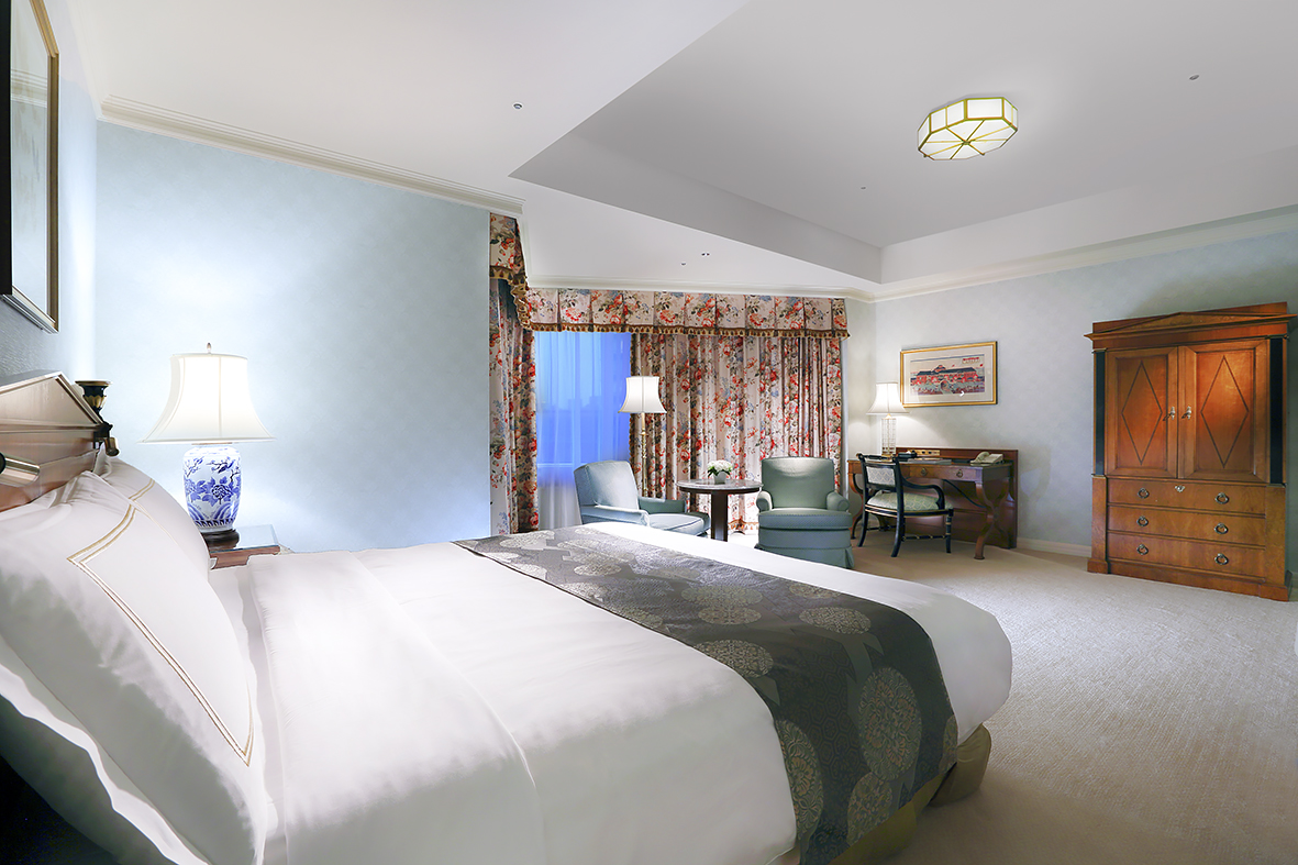 Double Deluxe King Bed